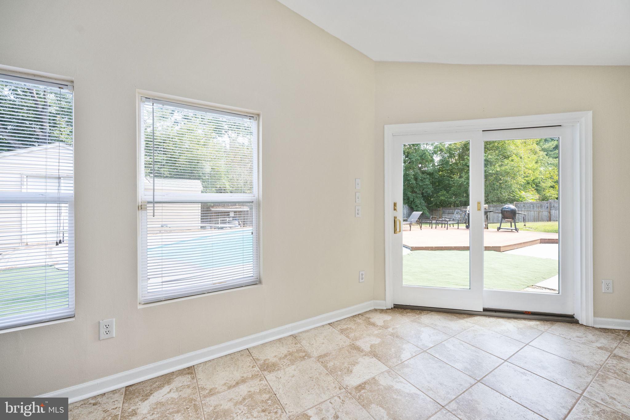 NORTH FERRY FARMS - Residential