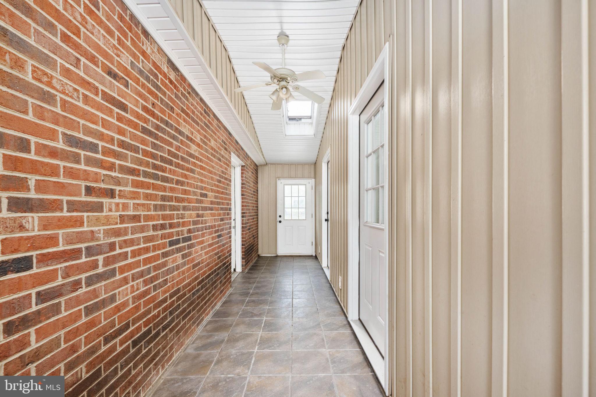 NORTH FERRY FARMS - Residential