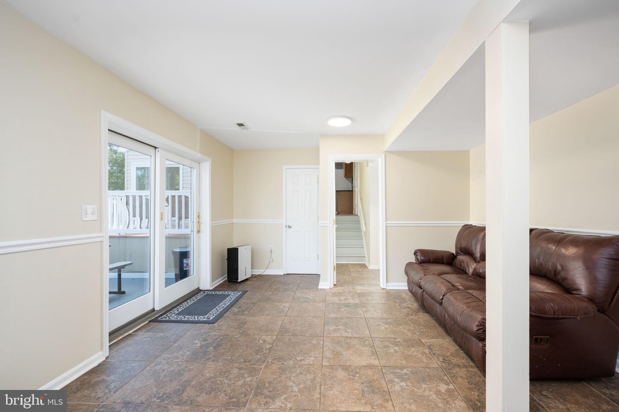 NORTH FERRY FARMS - Residential