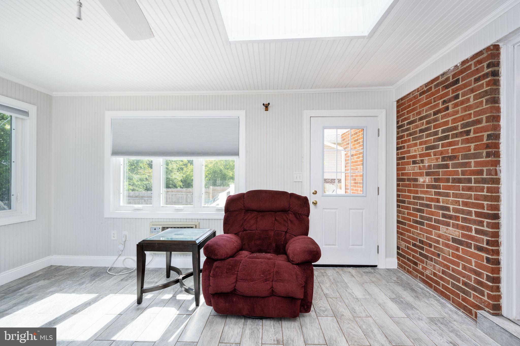 NORTH FERRY FARMS - Residential