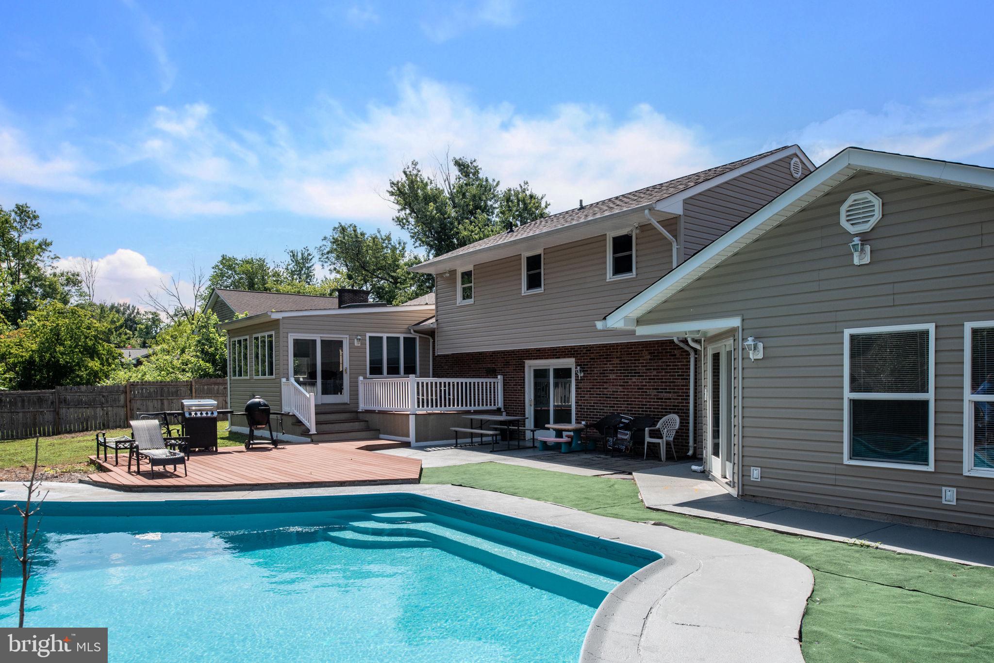 NORTH FERRY FARMS - Residential