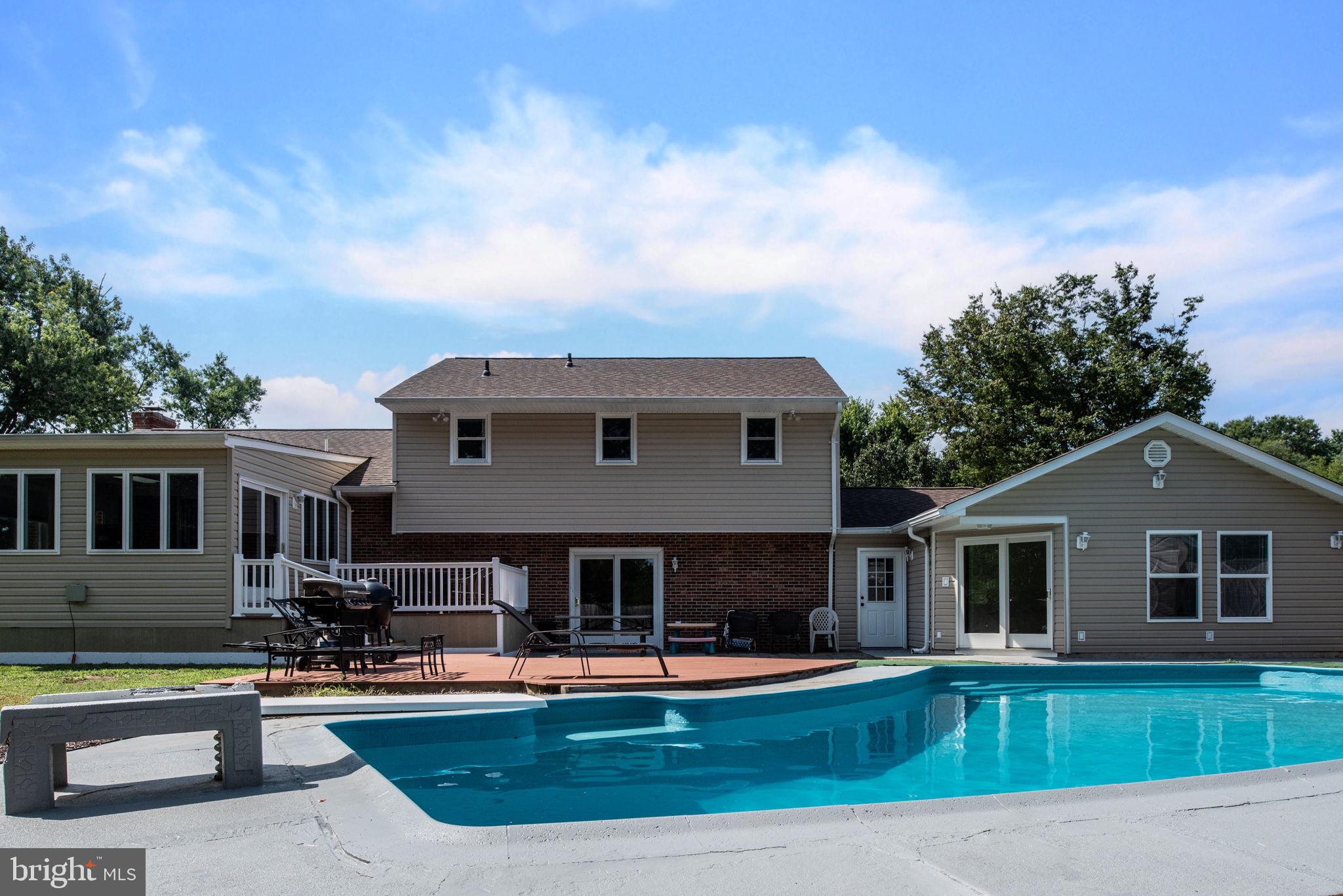 NORTH FERRY FARMS - Residential