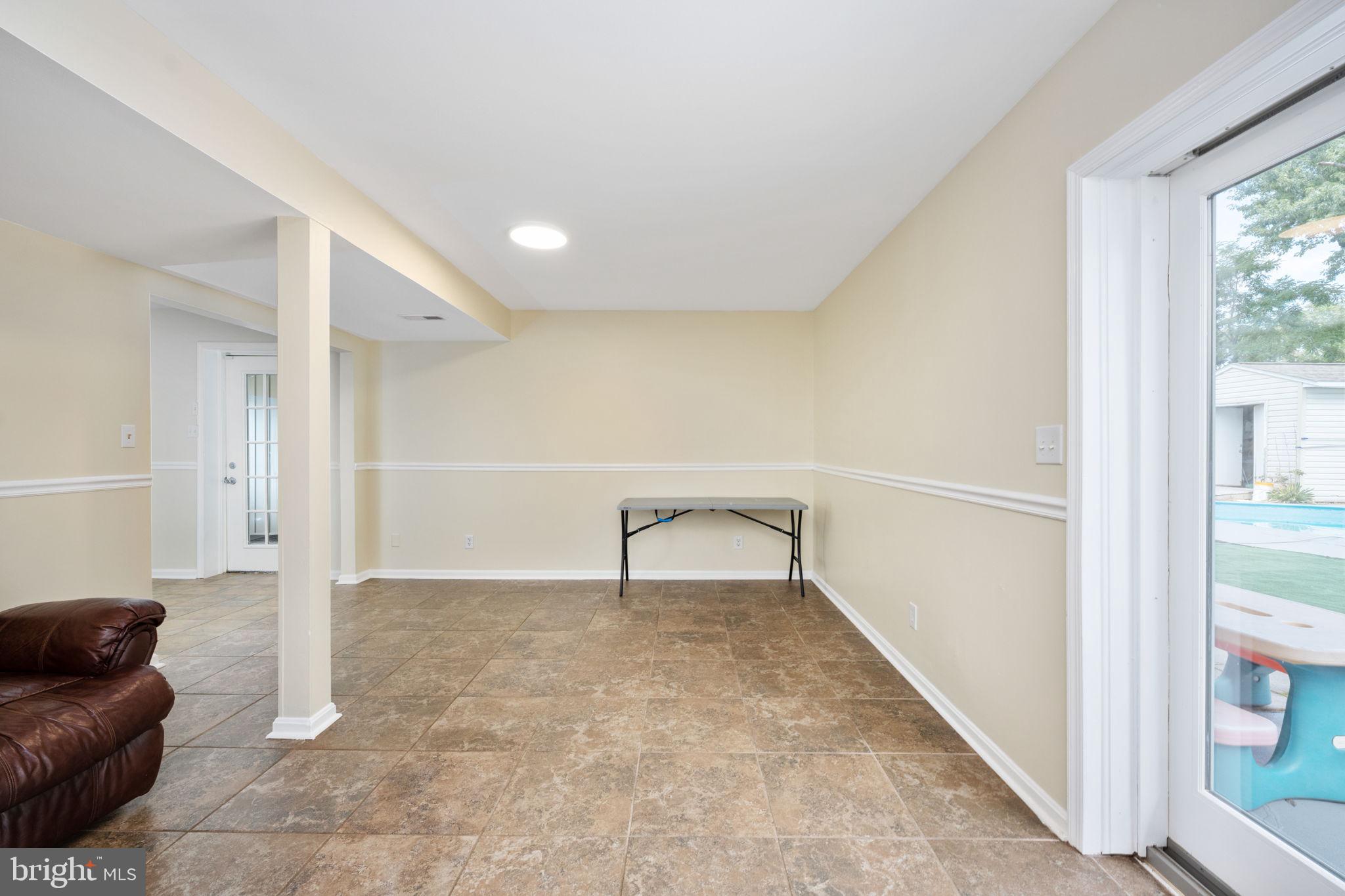 NORTH FERRY FARMS - Residential