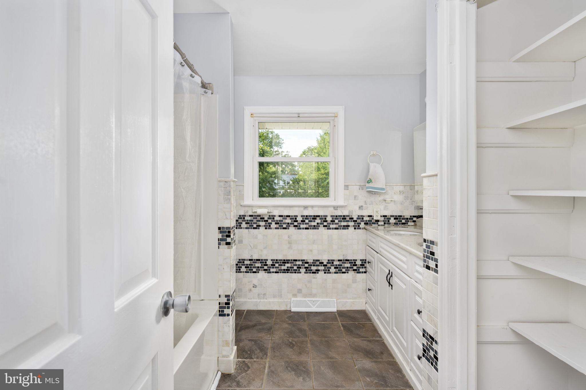 NORTH FERRY FARMS - Residential