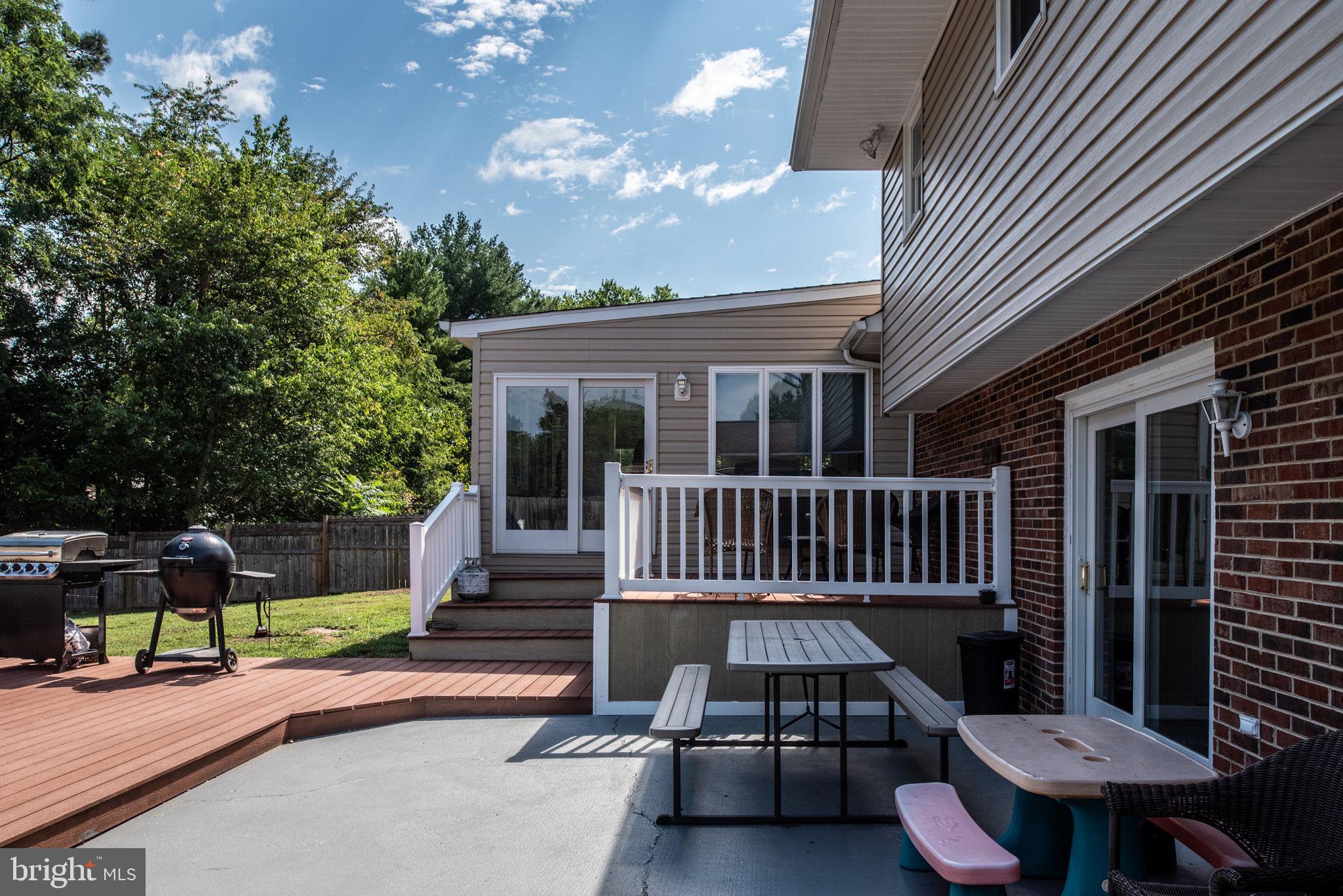 NORTH FERRY FARMS - Residential