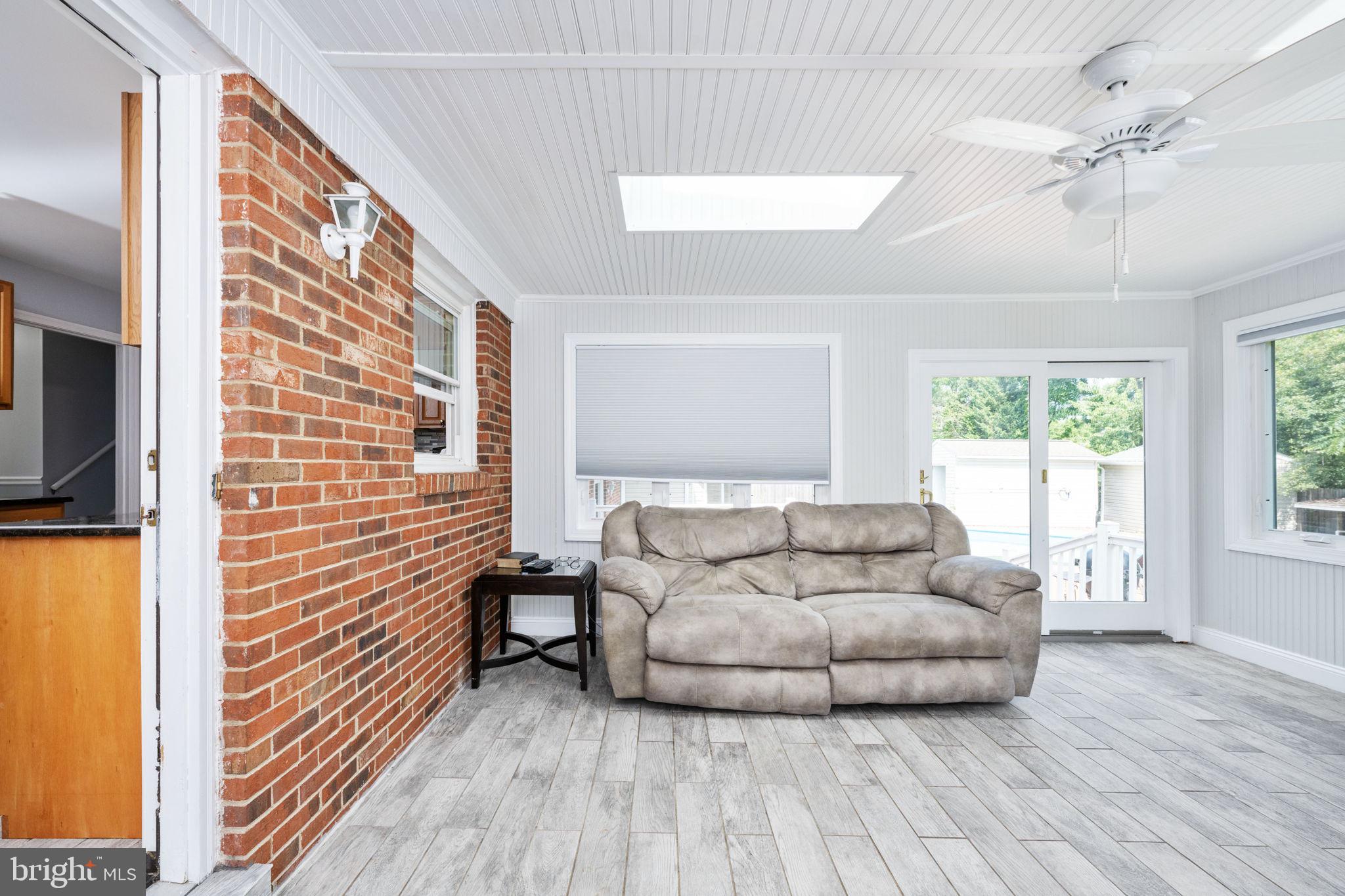 NORTH FERRY FARMS - Residential