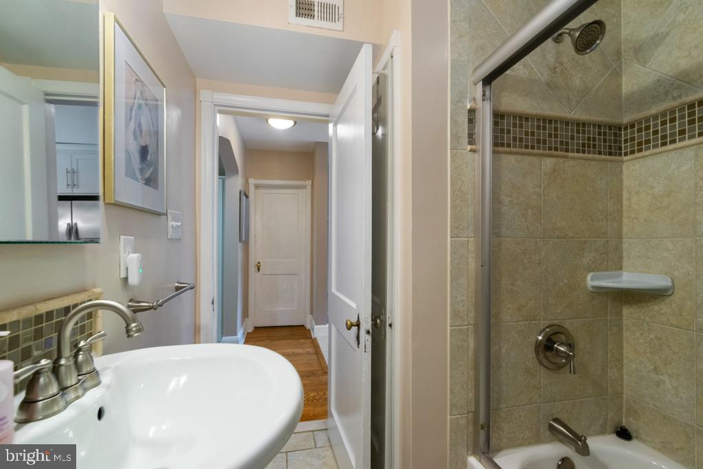 RODGERS FORGE - Residential Lease