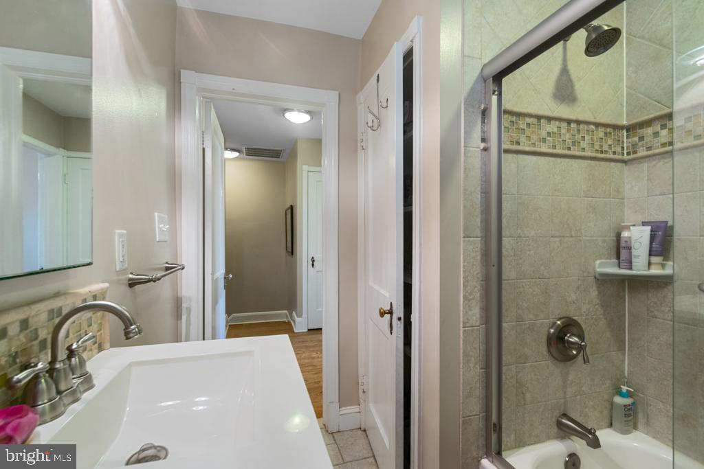 RODGERS FORGE - Residential Lease