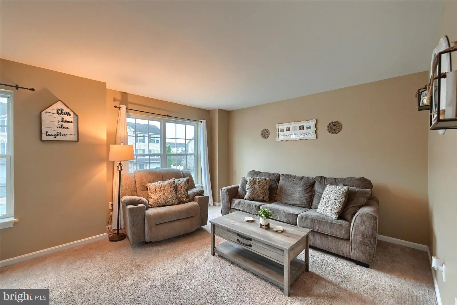 York, Pennsylvania 17404, United States, 3 Bedrooms Bedrooms, ,3 BathroomsBathrooms,Residential,Pending,101505