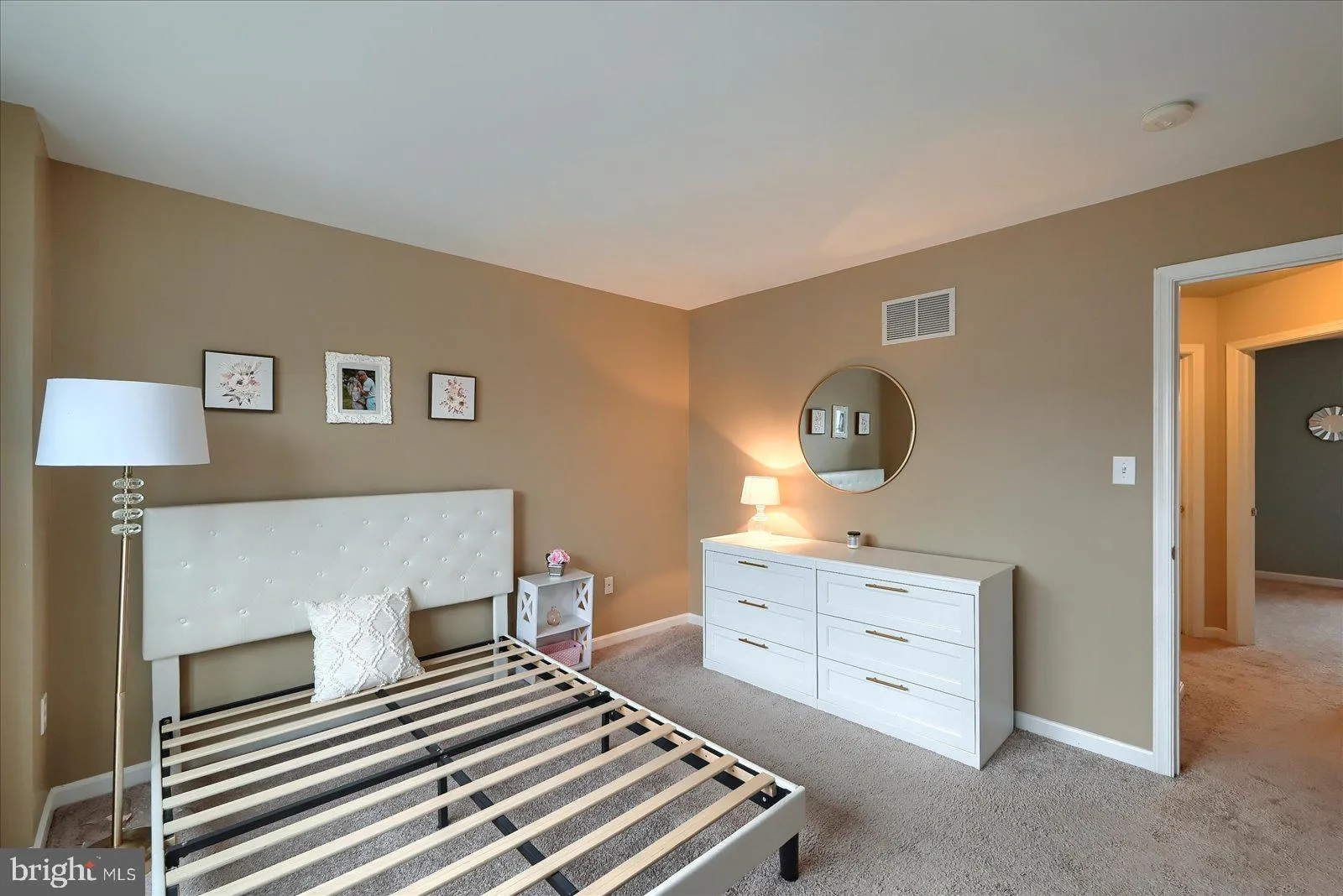 York, Pennsylvania 17404, United States, 3 Bedrooms Bedrooms, ,3 BathroomsBathrooms,Residential,Pending,101505