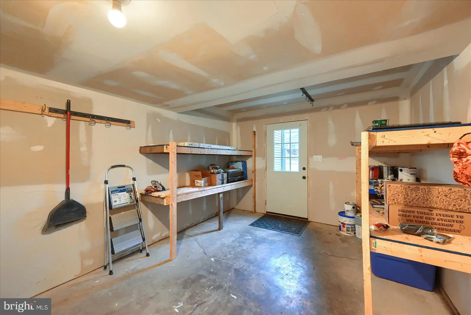 York, Pennsylvania 17404, United States, 3 Bedrooms Bedrooms, ,3 BathroomsBathrooms,Residential,Pending,101505