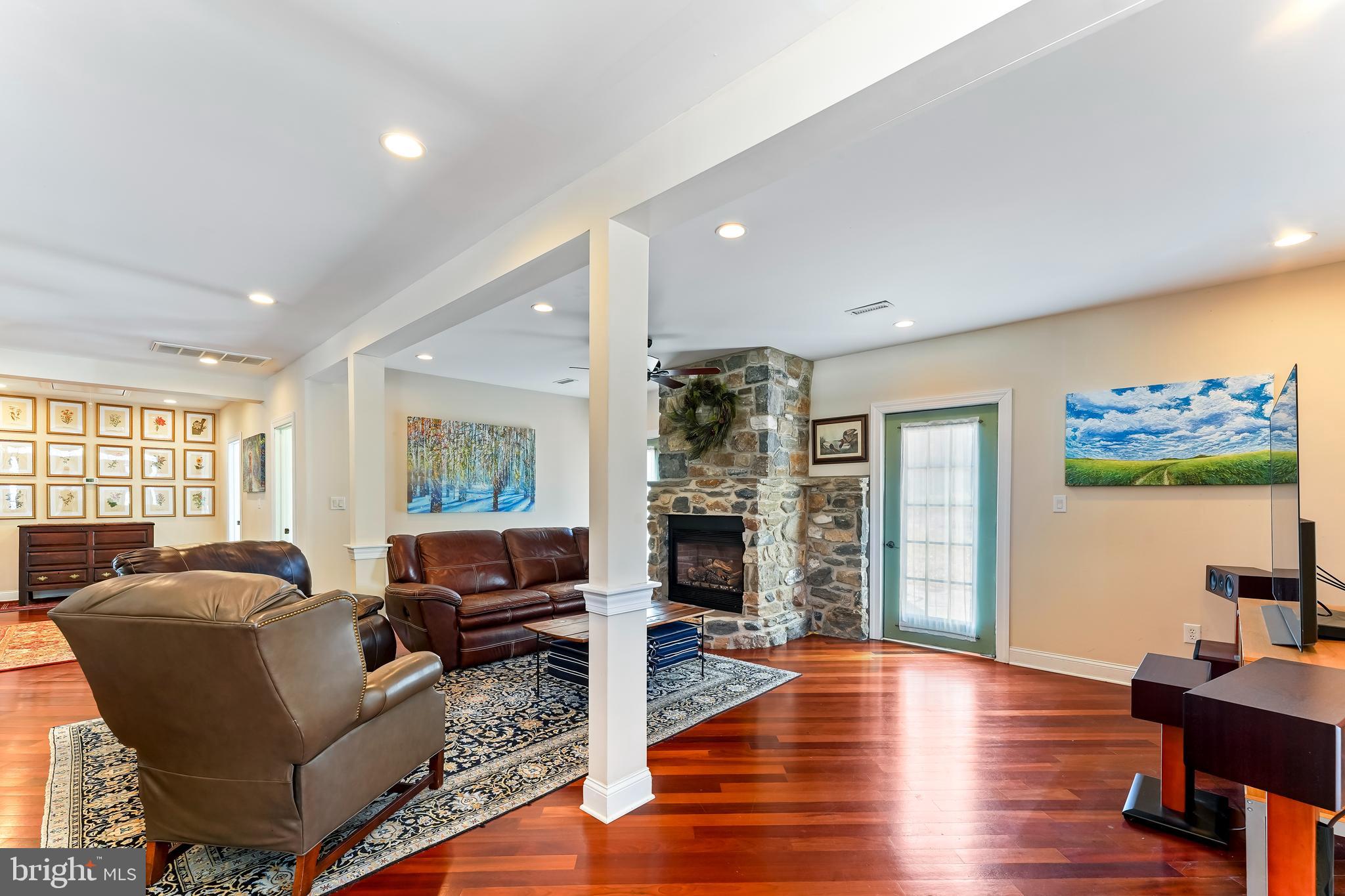 HICKORY HILL - Residential