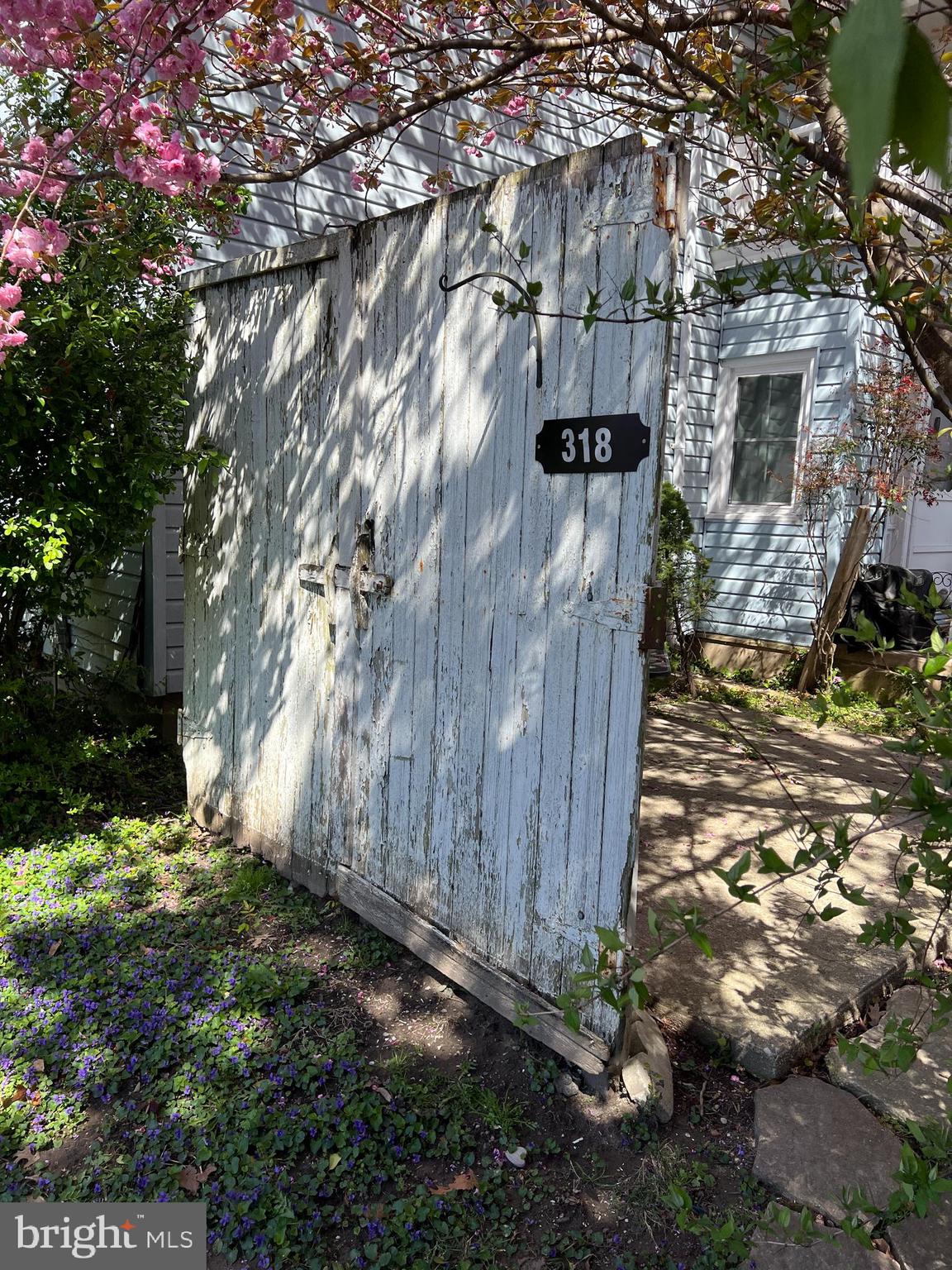 317 N WASHINGTON STREET