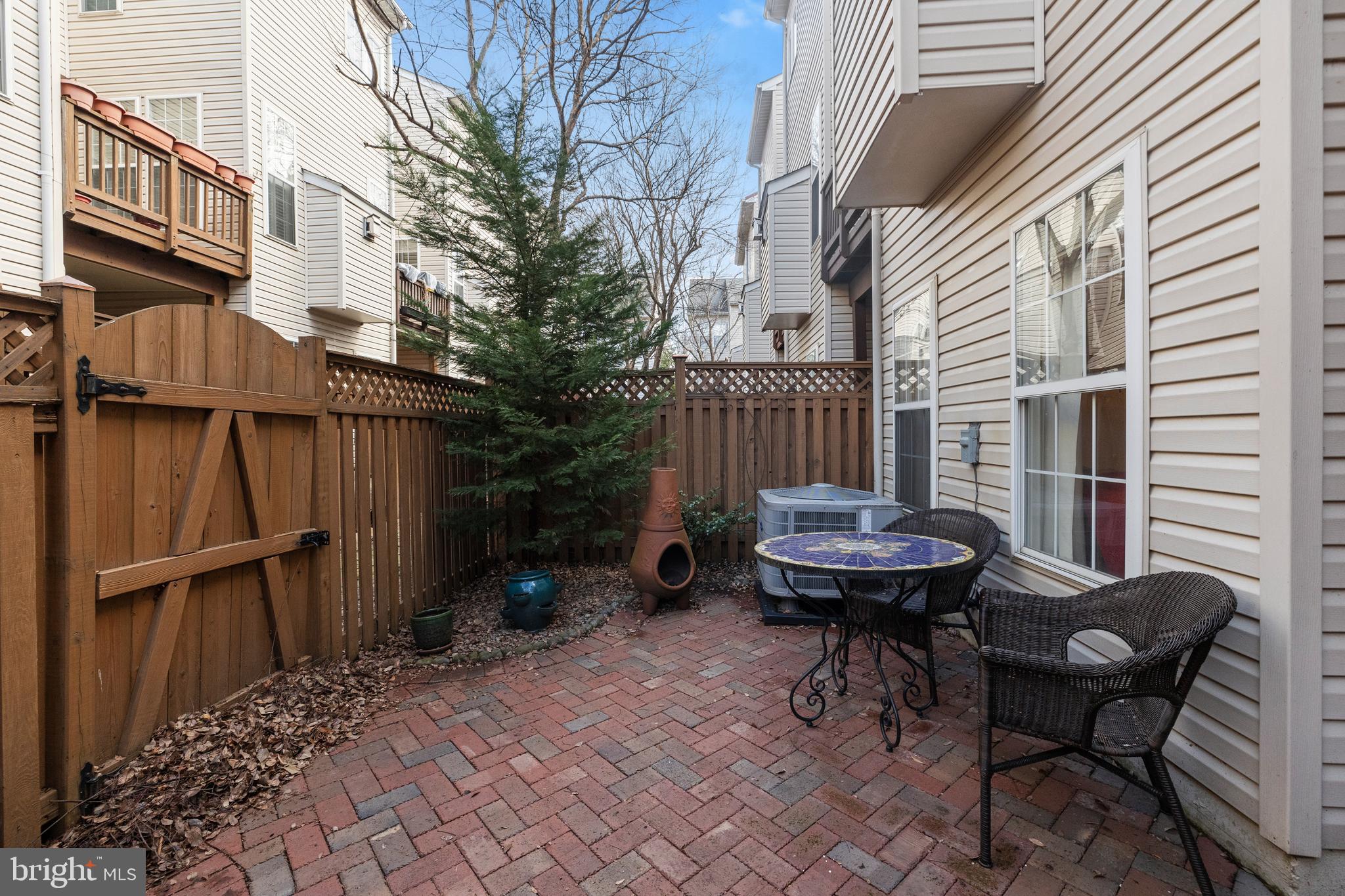 CAMERON STATION - Residential