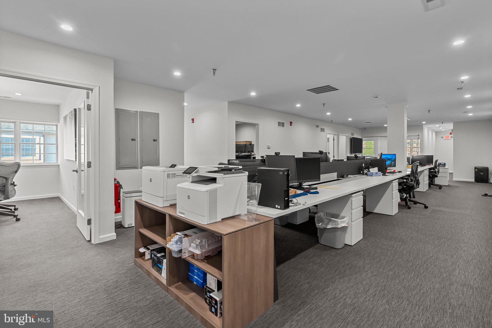 NEWTOWN BUSINESS COM - Commercial Sale