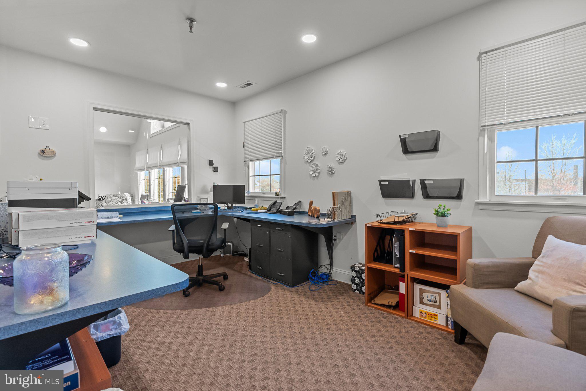 NEWTOWN BUSINESS COM - Commercial Sale