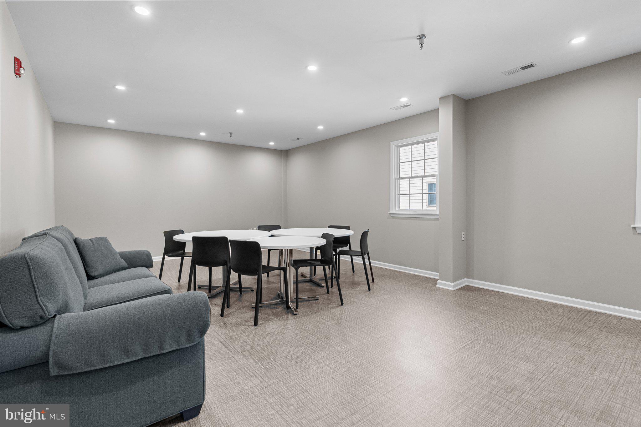 NEWTOWN BUSINESS COM - Commercial Sale