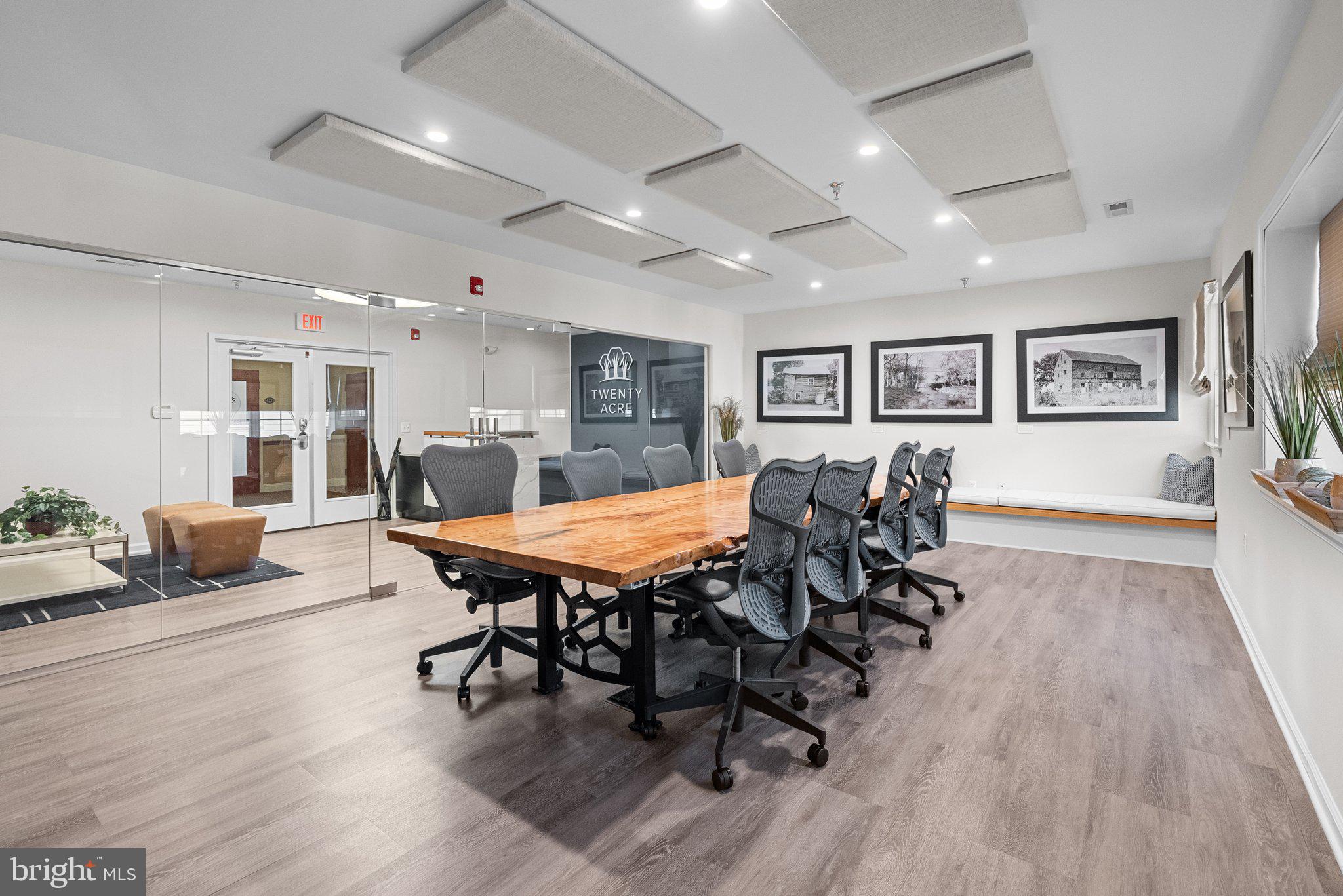 NEWTOWN BUSINESS COM - Commercial Sale