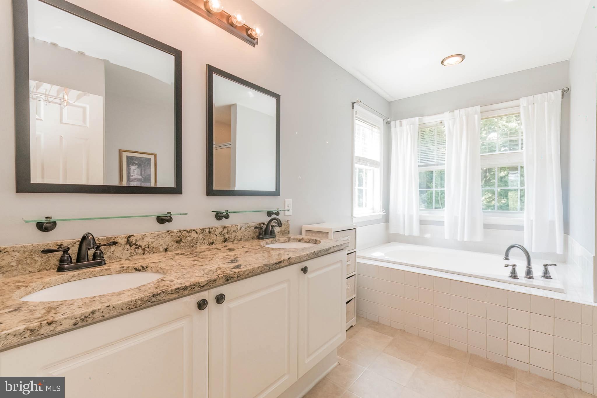 LAUREL RIDGE - Residential