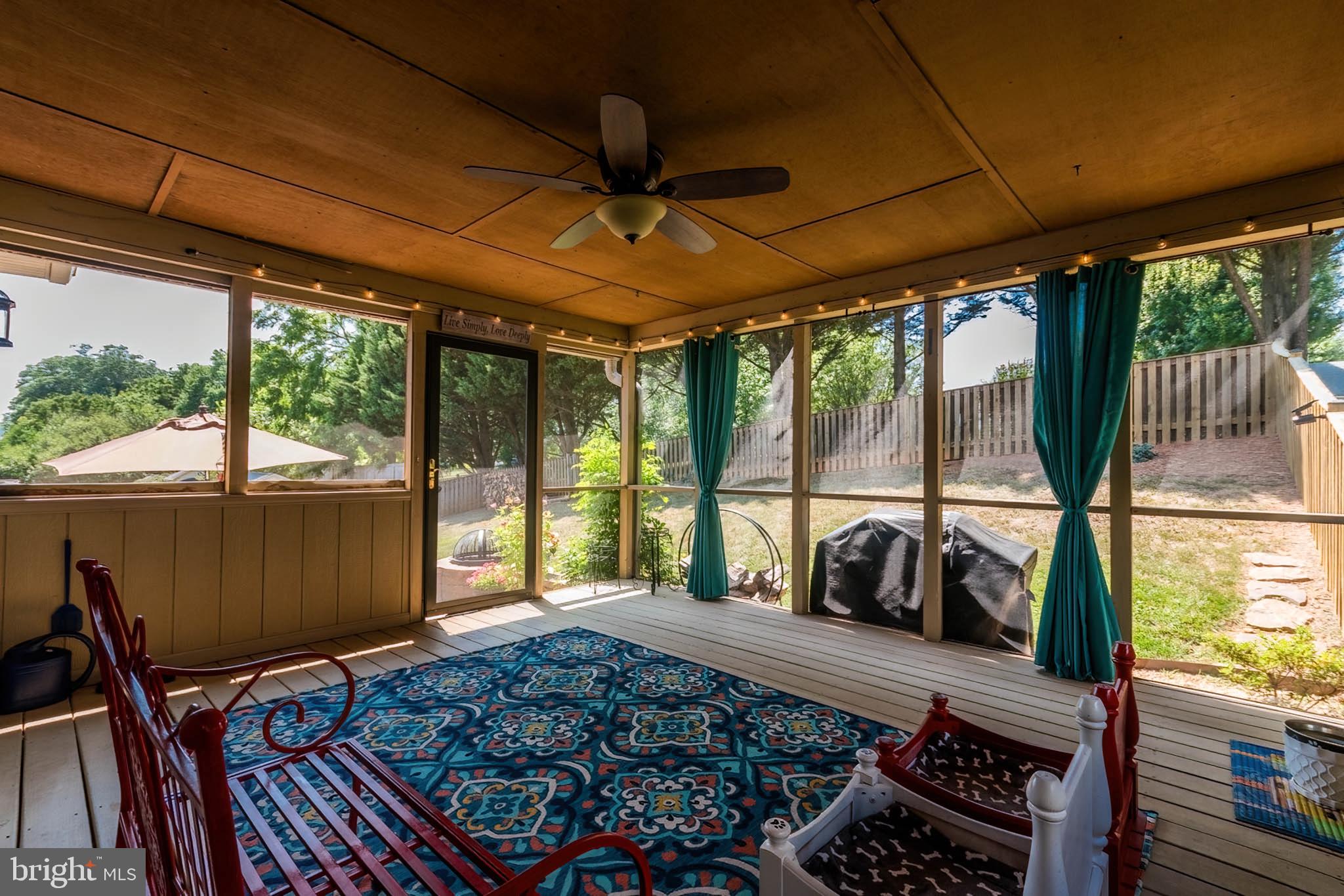 LAUREL RIDGE - Residential