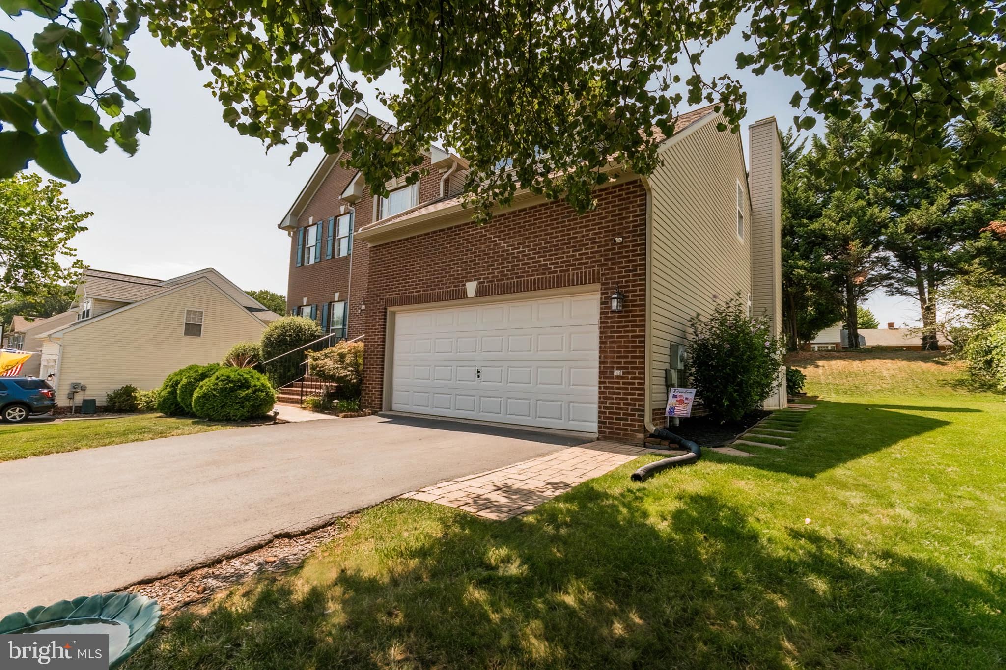 LAUREL RIDGE - Residential