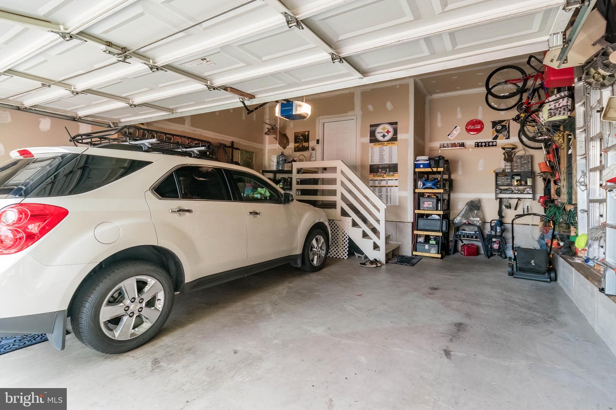 LAUREL RIDGE - Residential