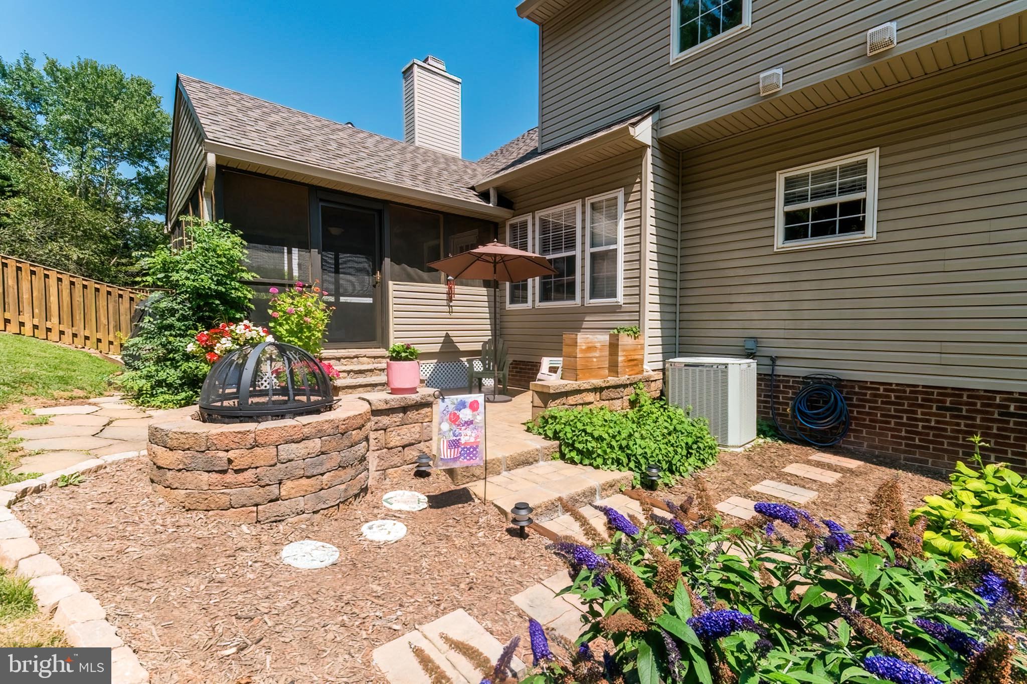 LAUREL RIDGE - Residential