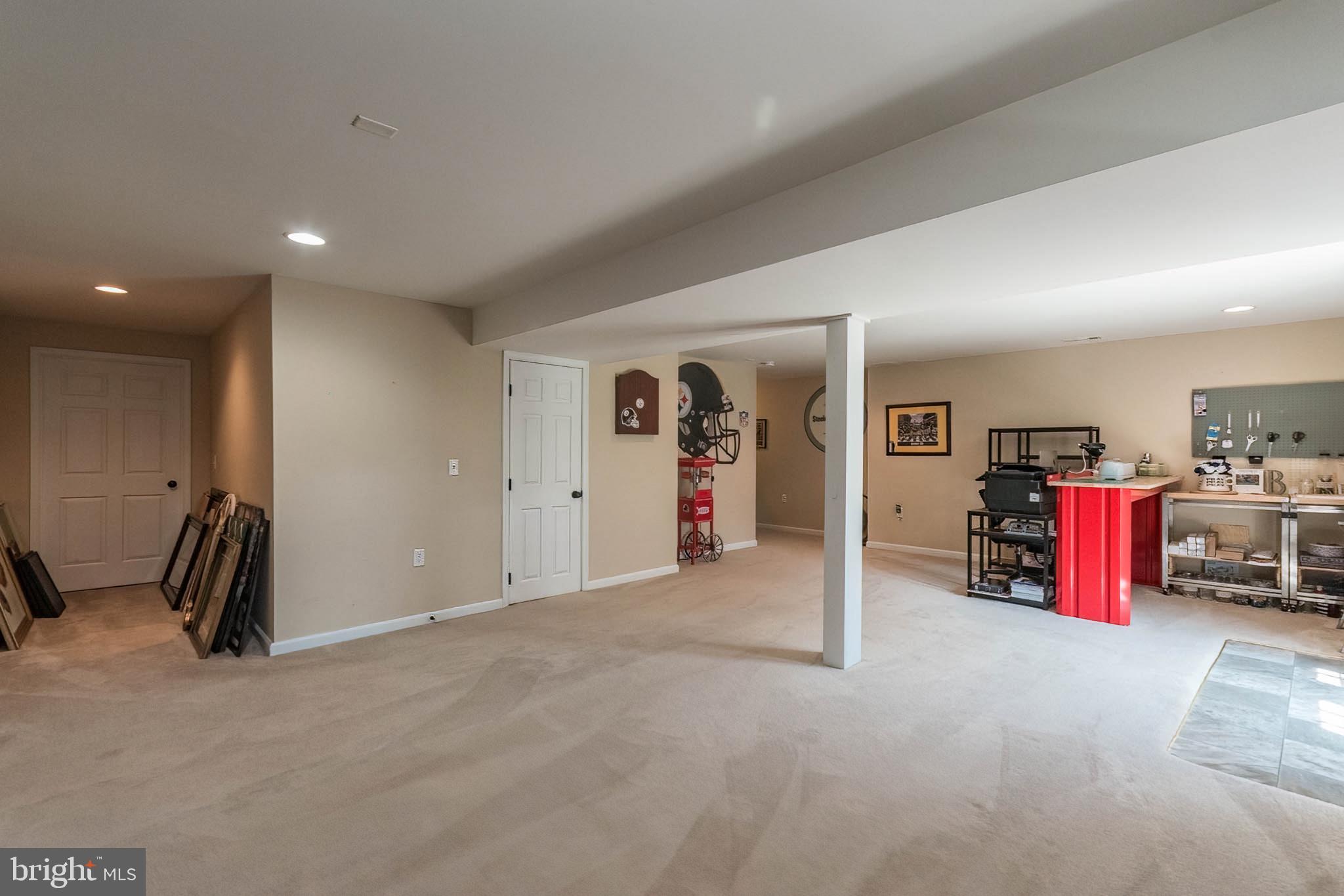 LAUREL RIDGE - Residential