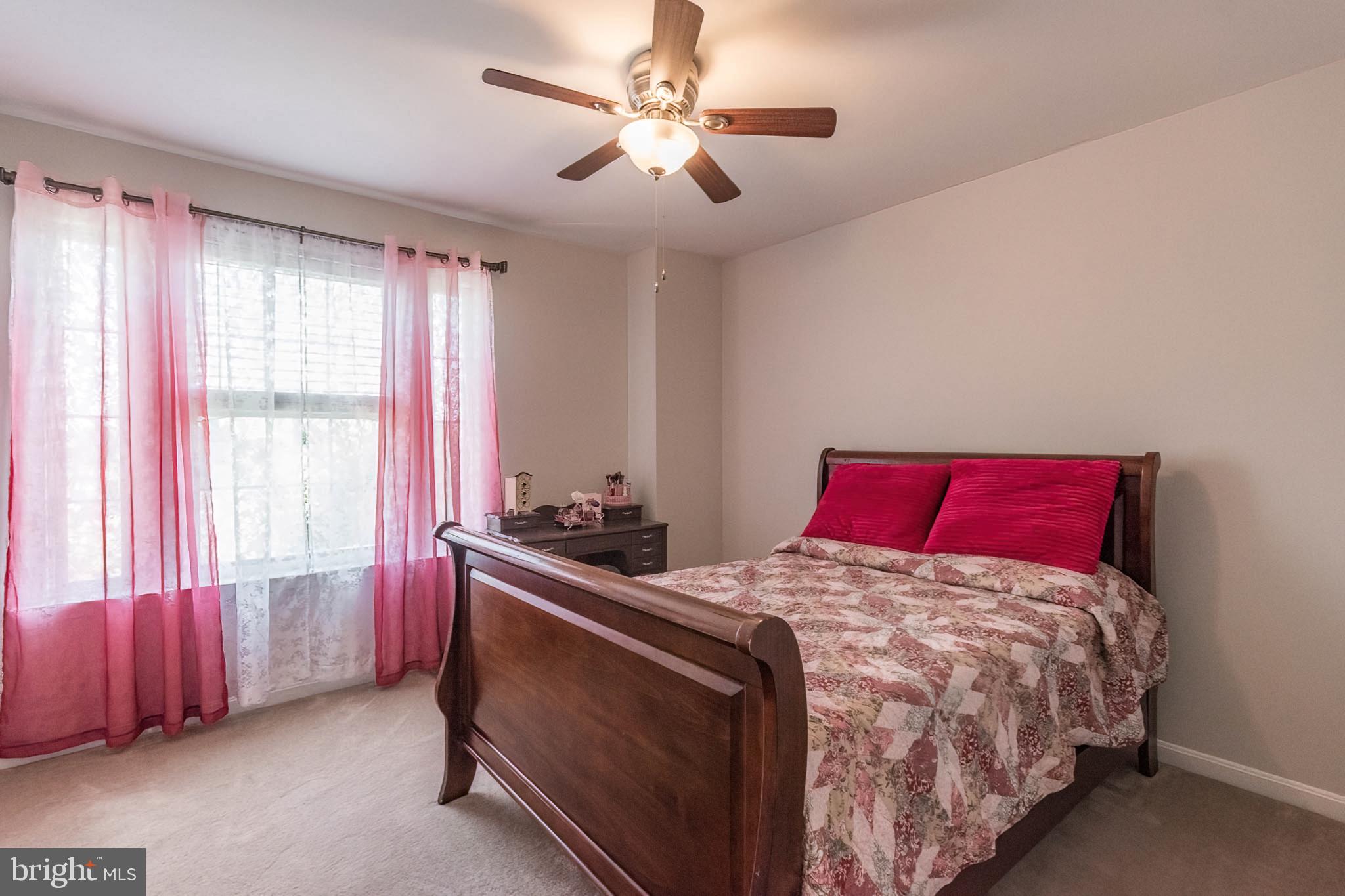 LAUREL RIDGE - Residential