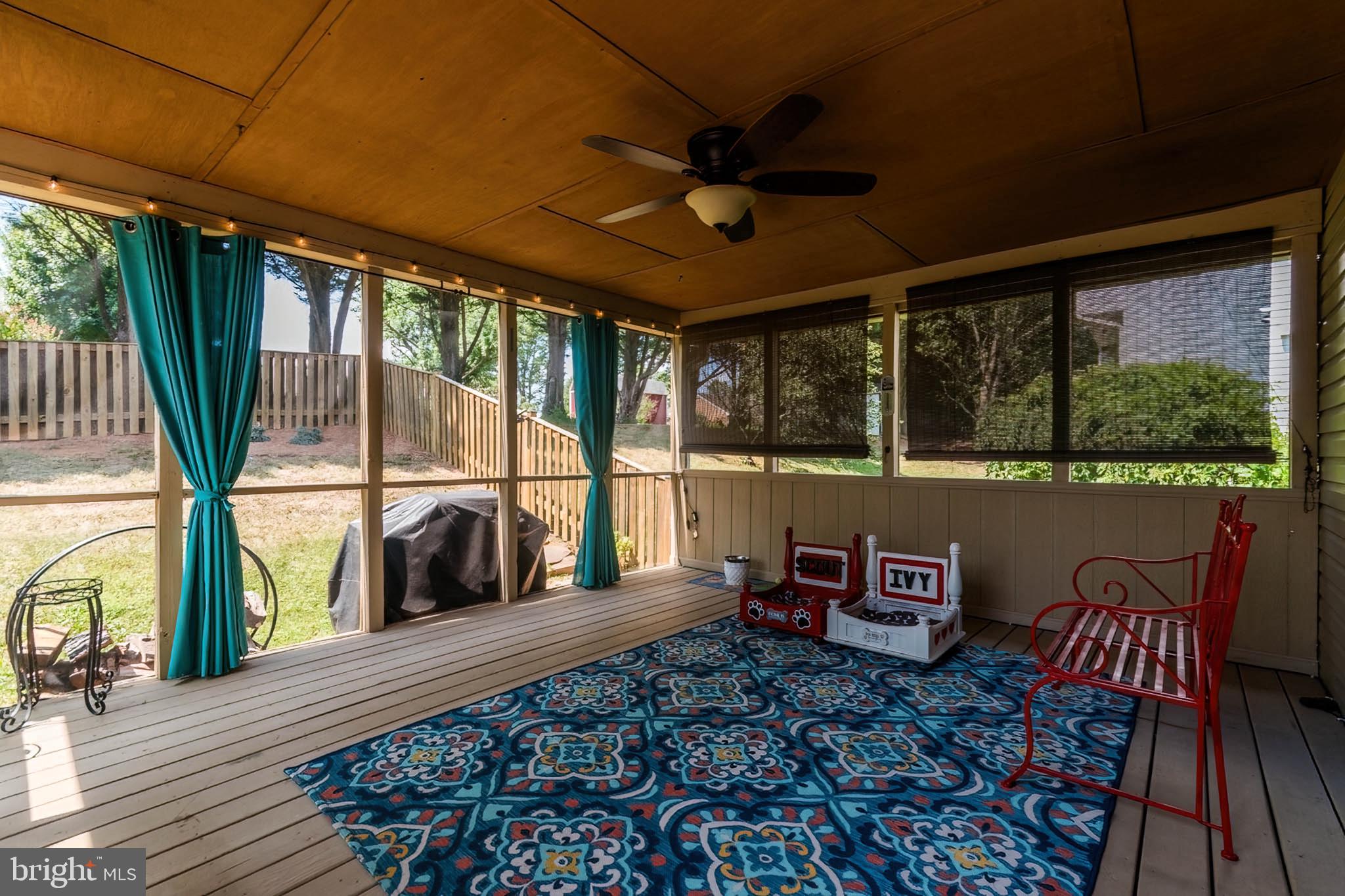 LAUREL RIDGE - Residential