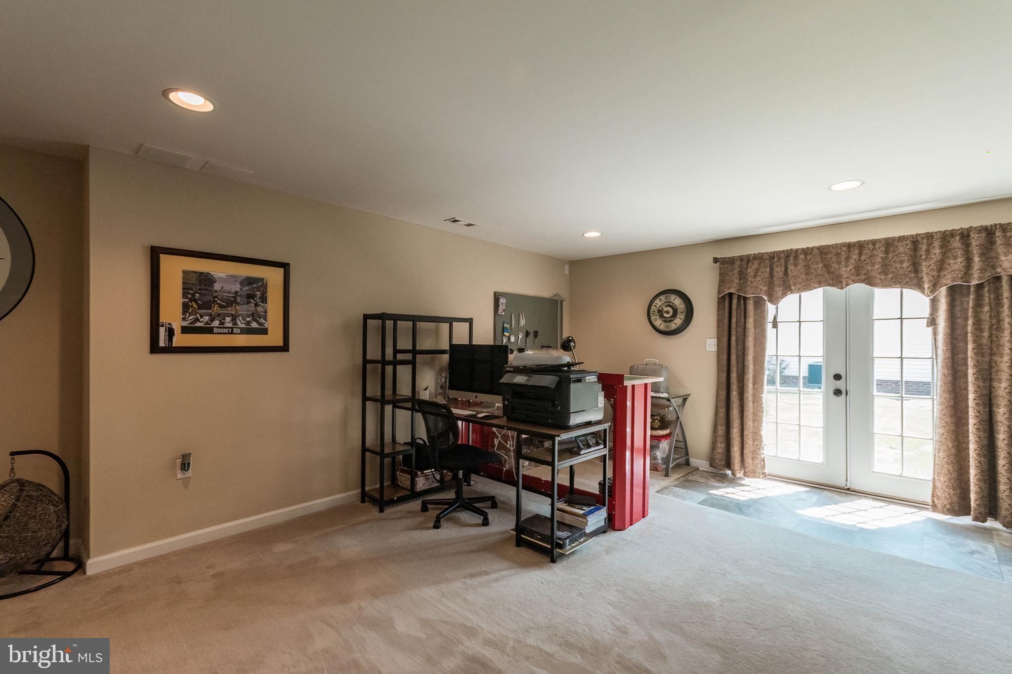 LAUREL RIDGE - Residential