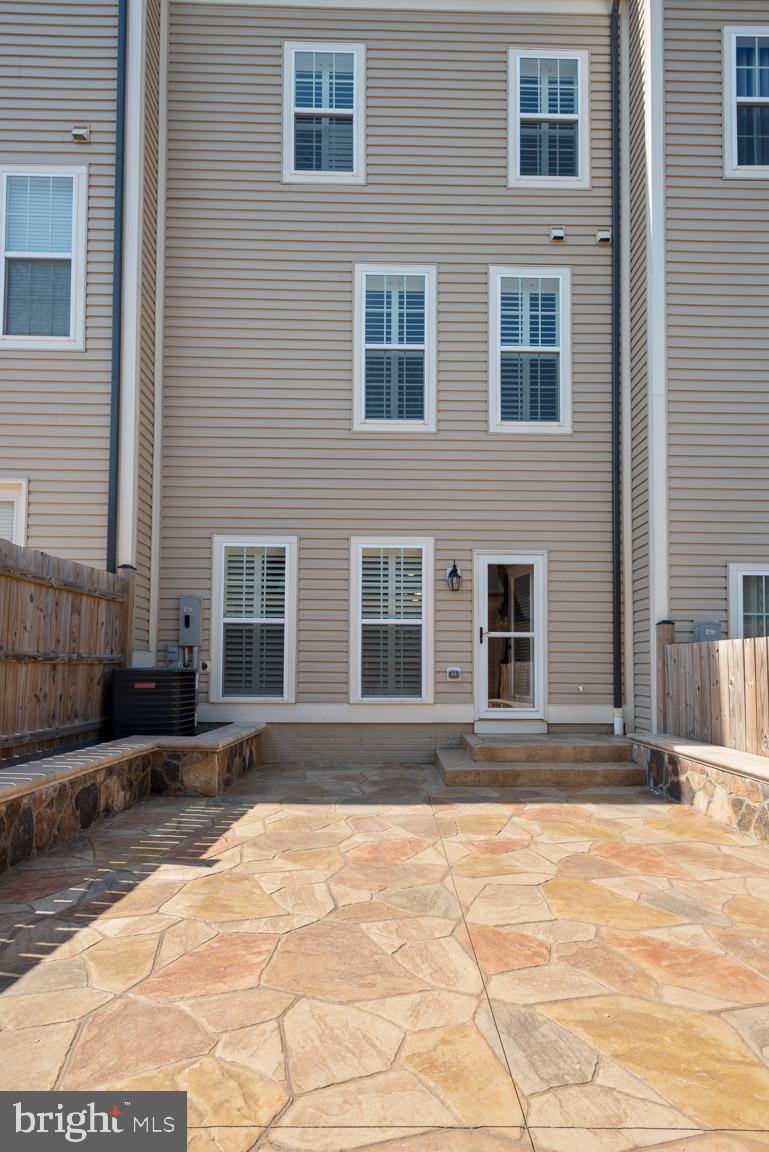 EMBREY MILL - Residential Lease