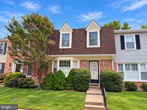 Townhouse For Sale - 6035 Bonnie Bern Court<br/> BURKE, VA 22015