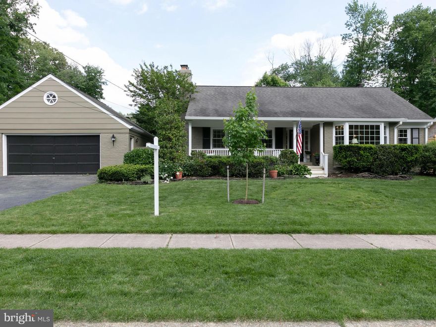 Amazing opportunity for 1-of-a-kind gorgeous home in Stratford Landing. This home has been beautifully remodeled offering 5 bedrooms & 3 full baths. HUGE two car garage with loft for tons of storage. Open floor plan with 2 walkouts on the main level & one from the basement to beautifully landscaped private yard. Also includes additional lot of 5200 sq ft. Located south of Old Town down GW Parkway.