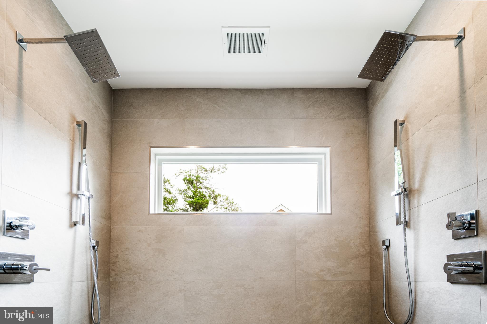 LEEWAY GARDENS - Residential