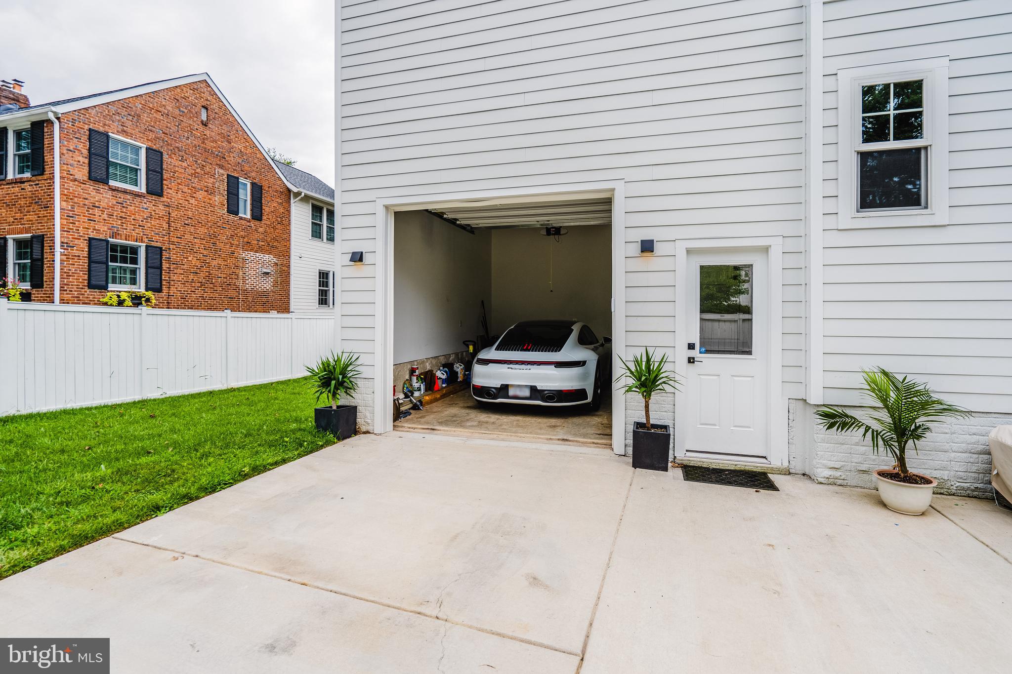 LEEWAY GARDENS - Residential