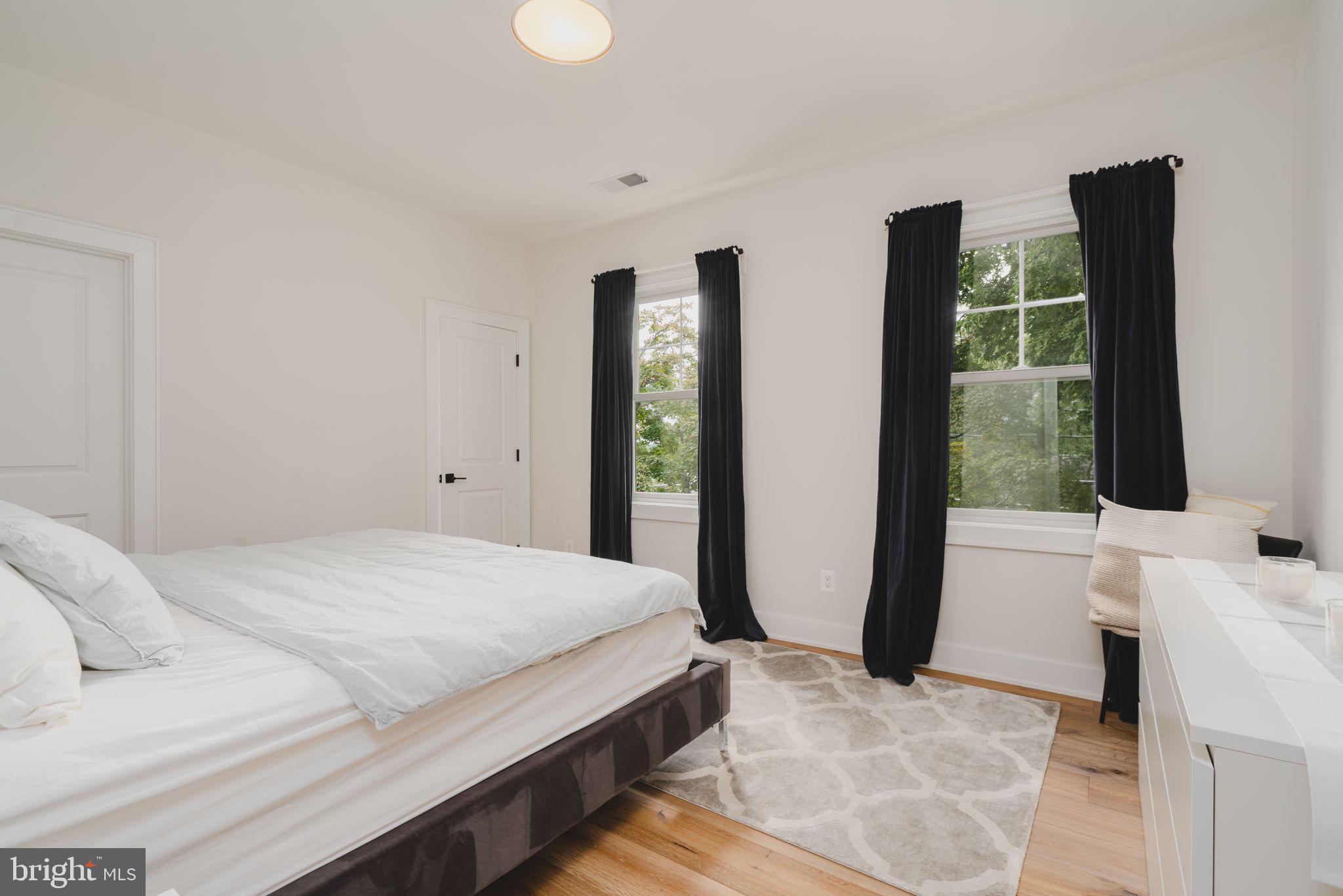 LEEWAY GARDENS - Residential