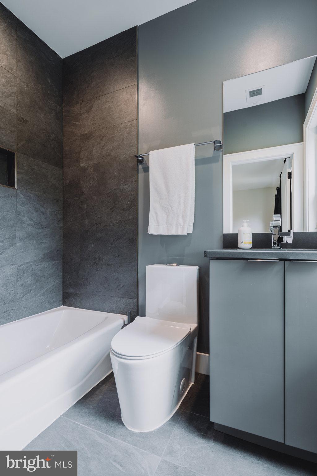 LEEWAY GARDENS - Residential