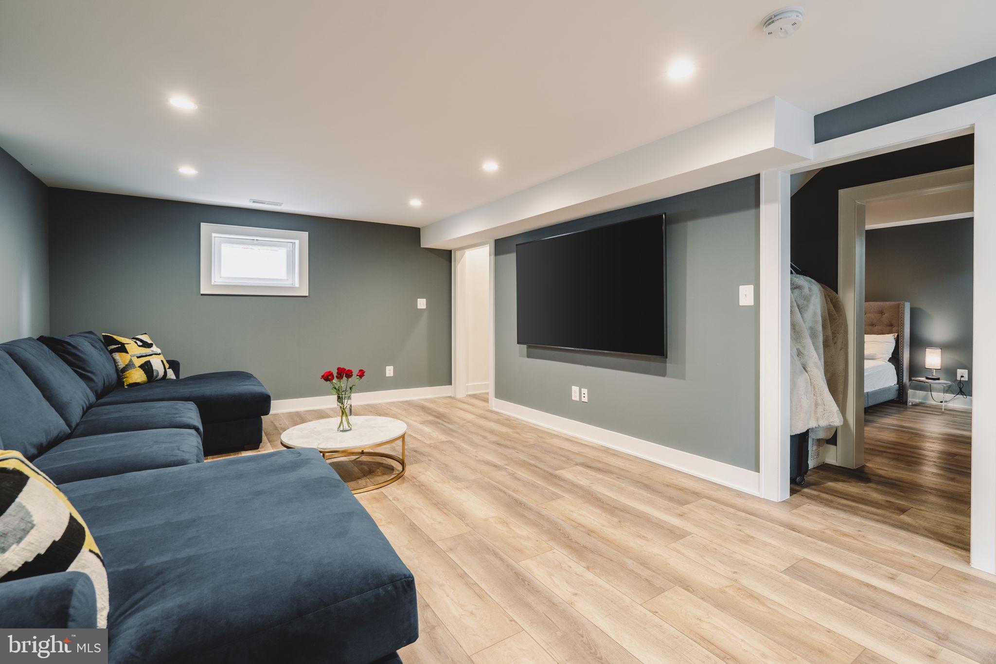 LEEWAY GARDENS - Residential