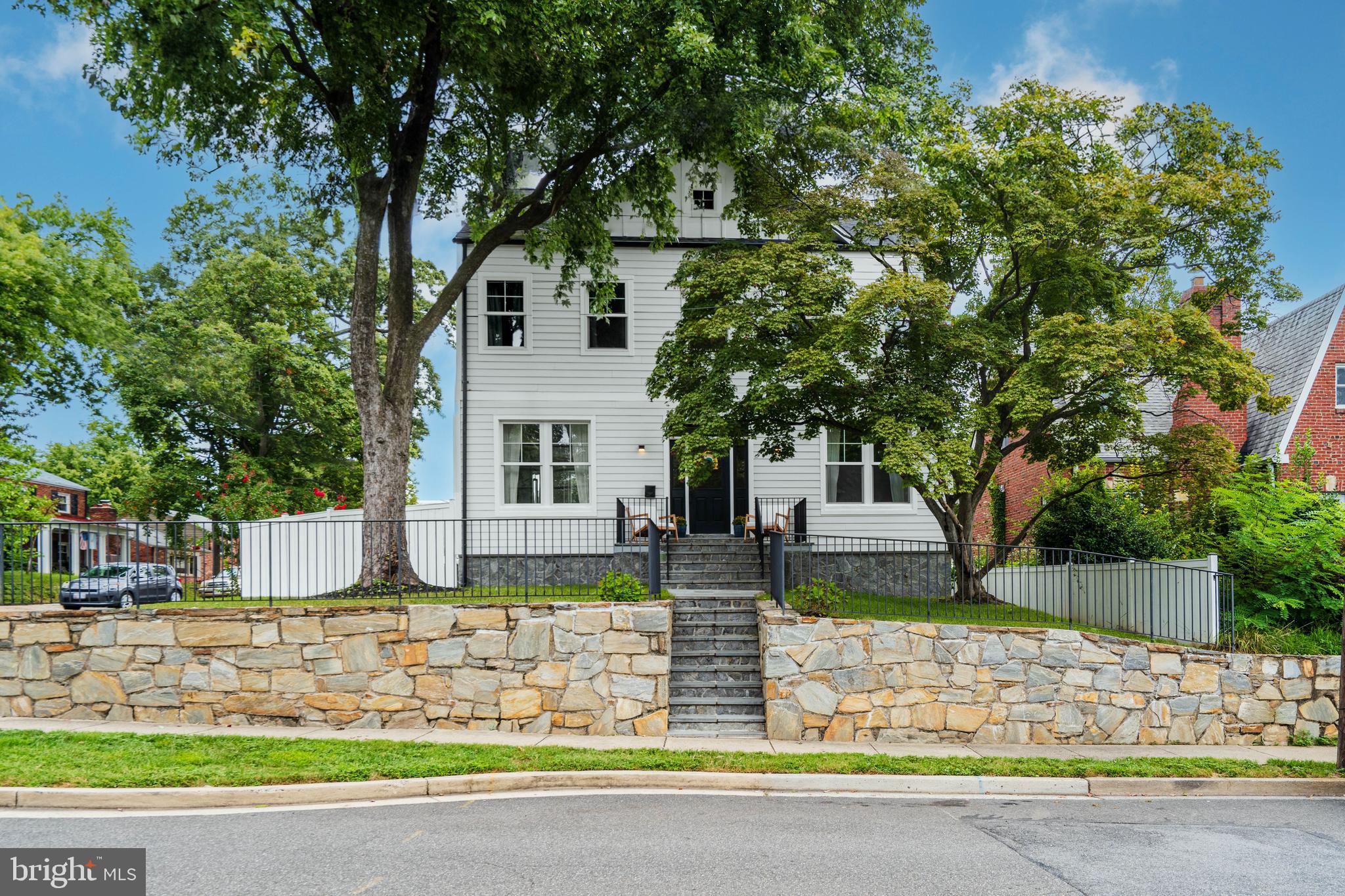 LEEWAY GARDENS - Residential