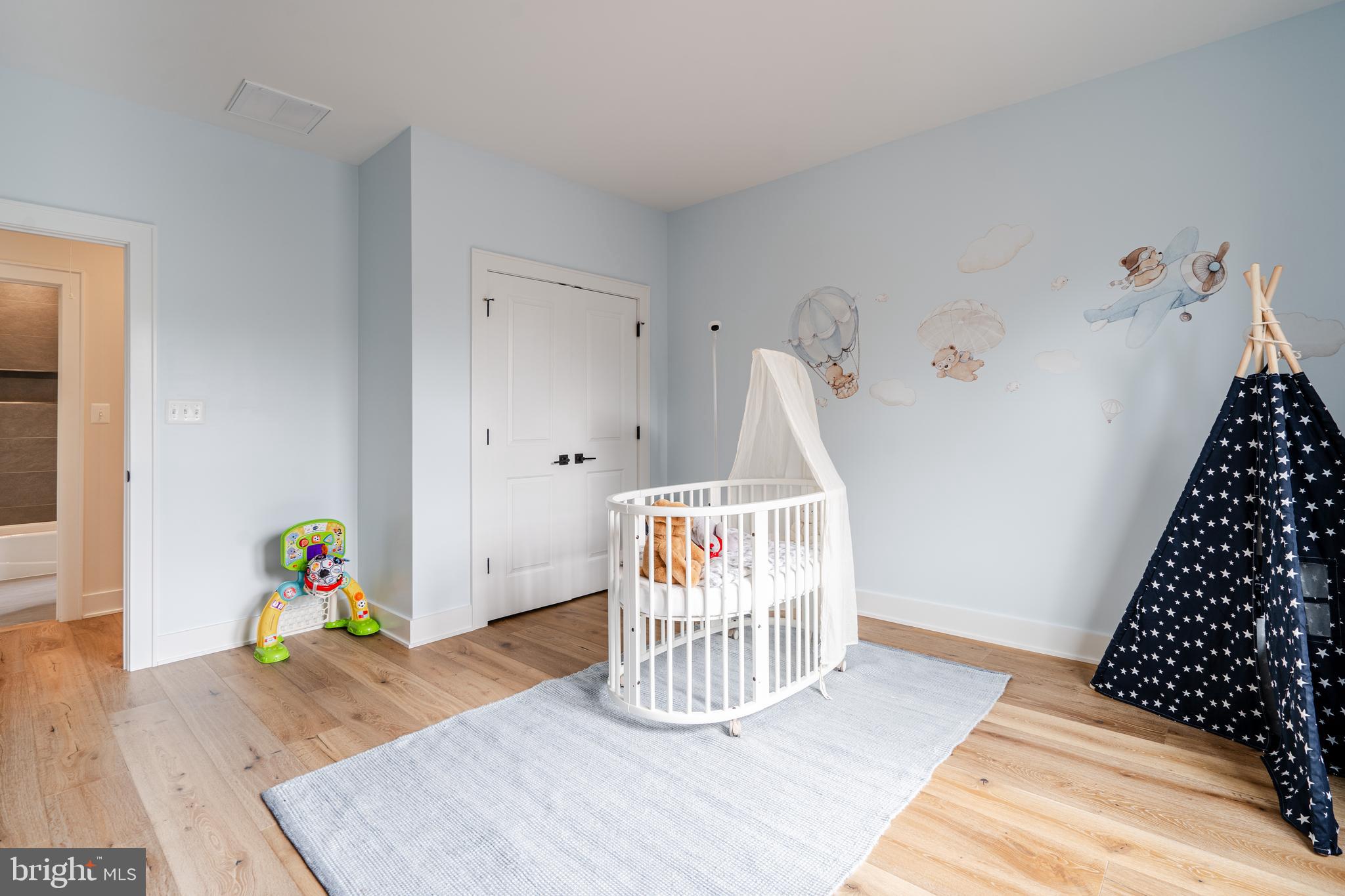 LEEWAY GARDENS - Residential