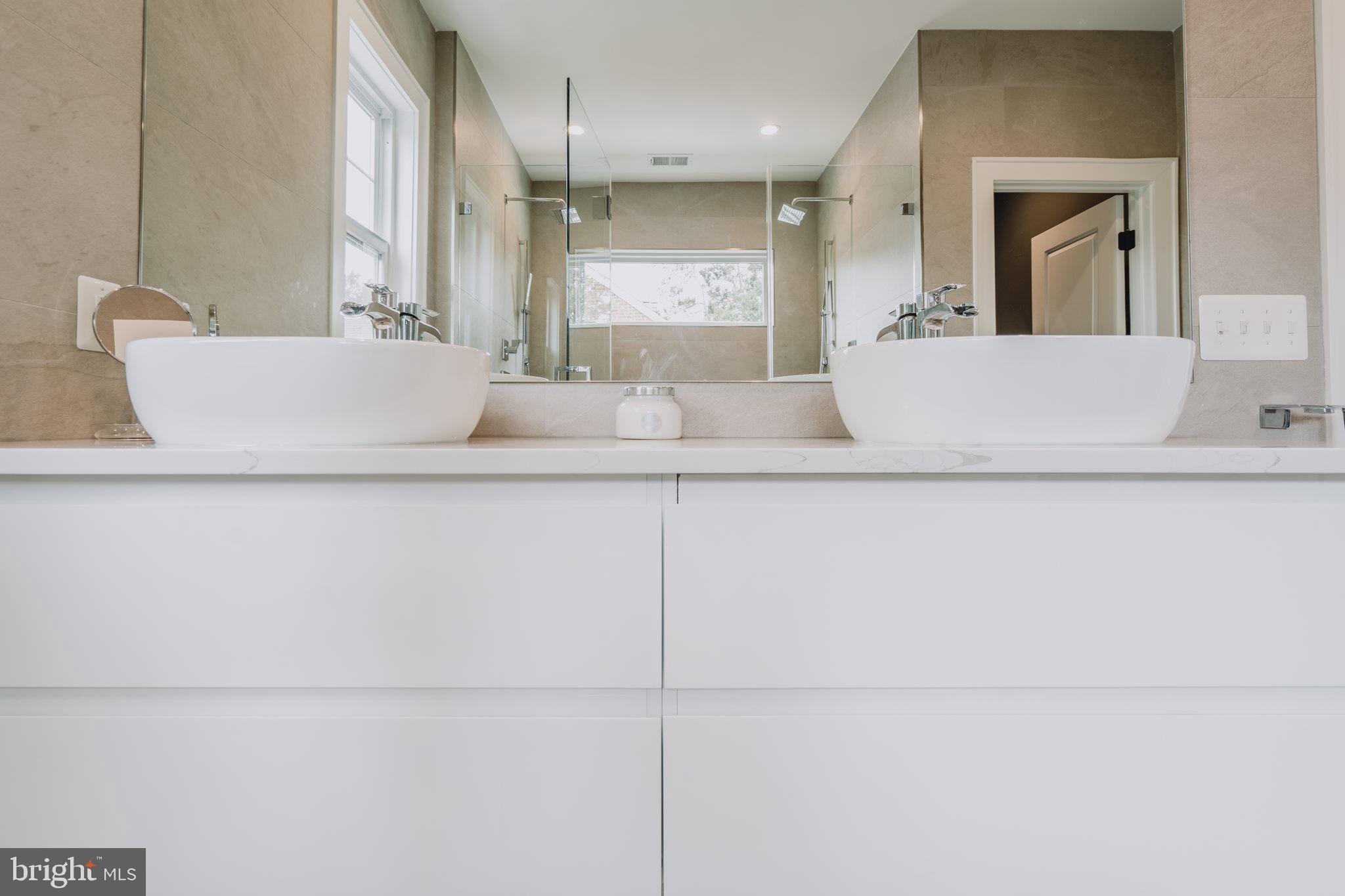 LEEWAY GARDENS - Residential