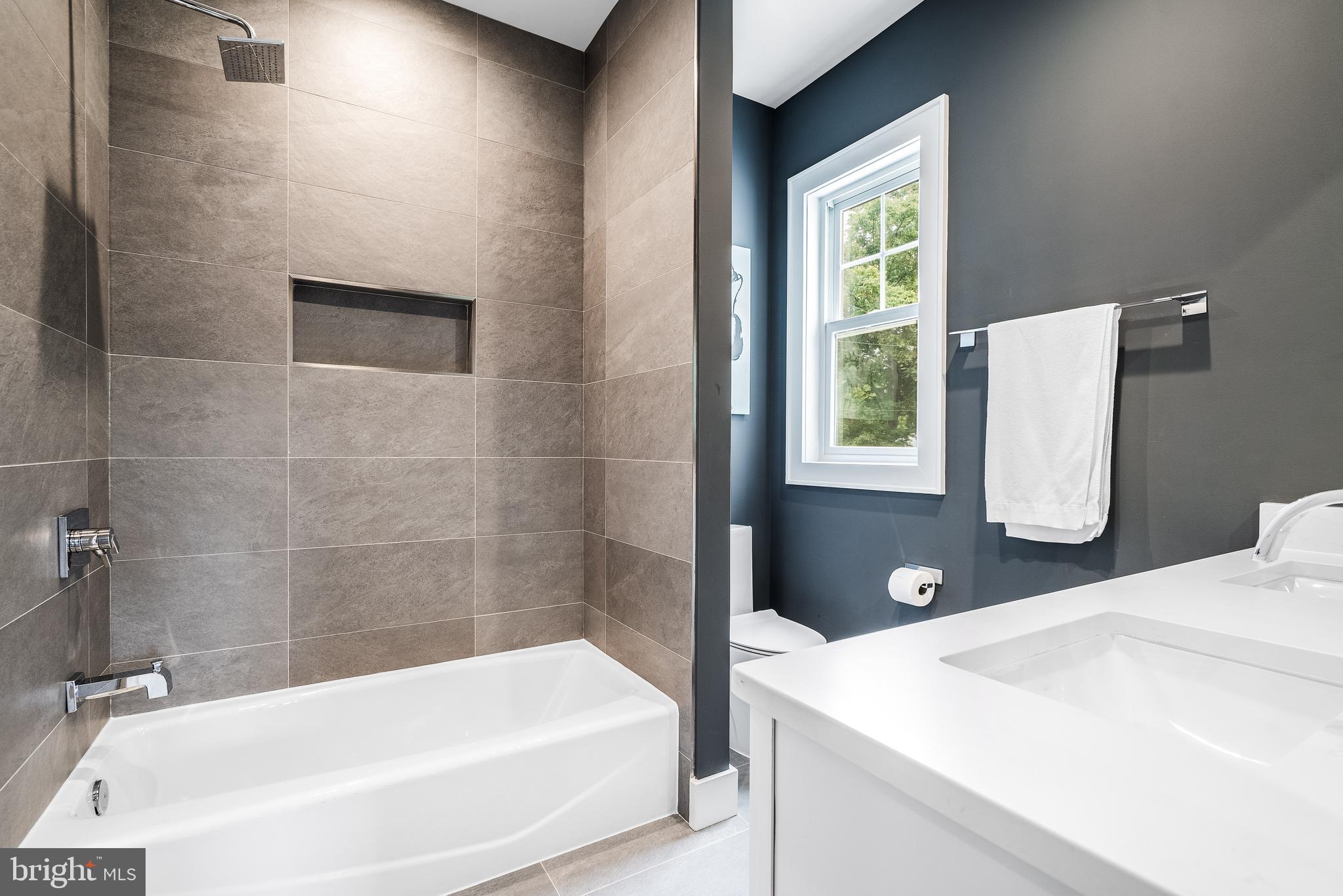 LEEWAY GARDENS - Residential