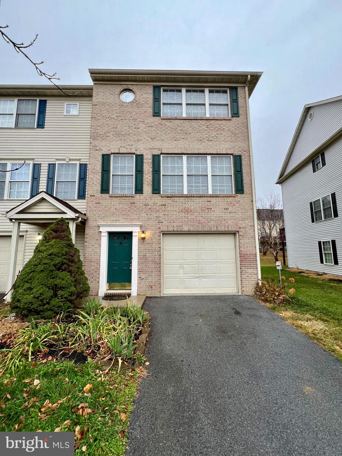 HAMMONDS MILL - Residential Lease