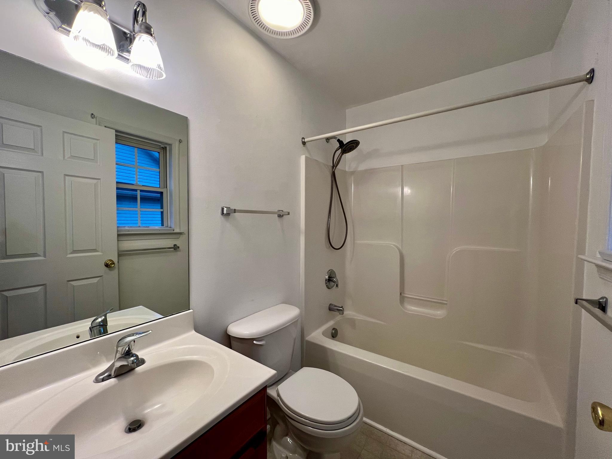 HAMMONDS MILL - Residential Lease