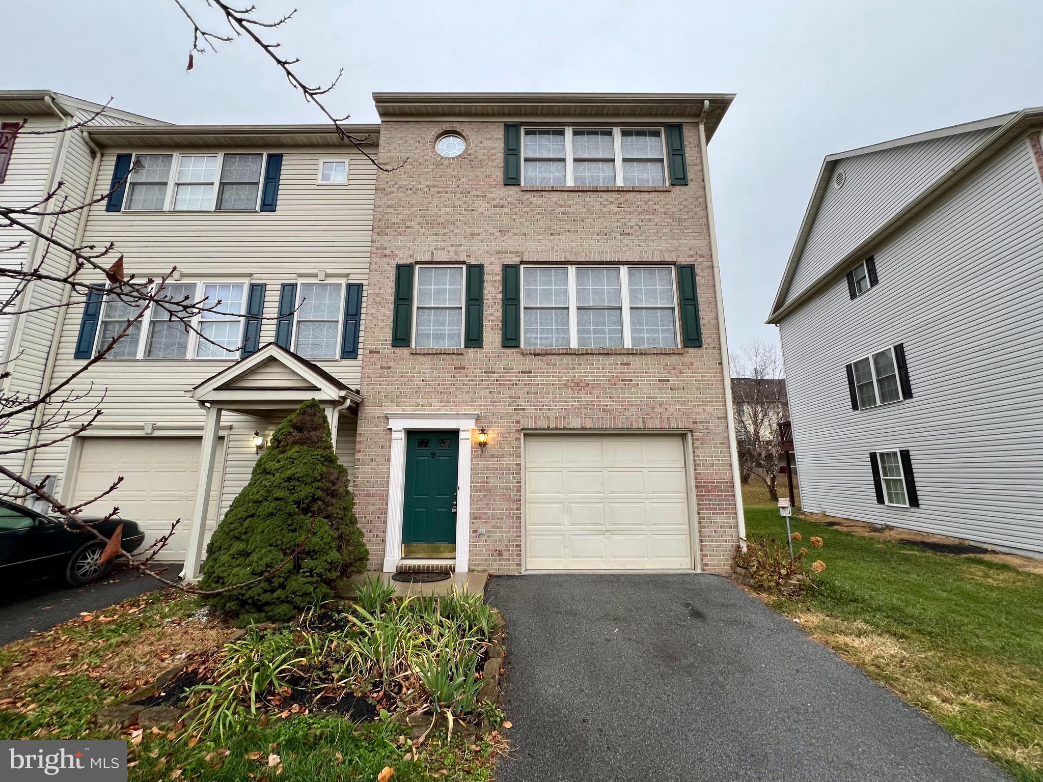 HAMMONDS MILL - Residential Lease