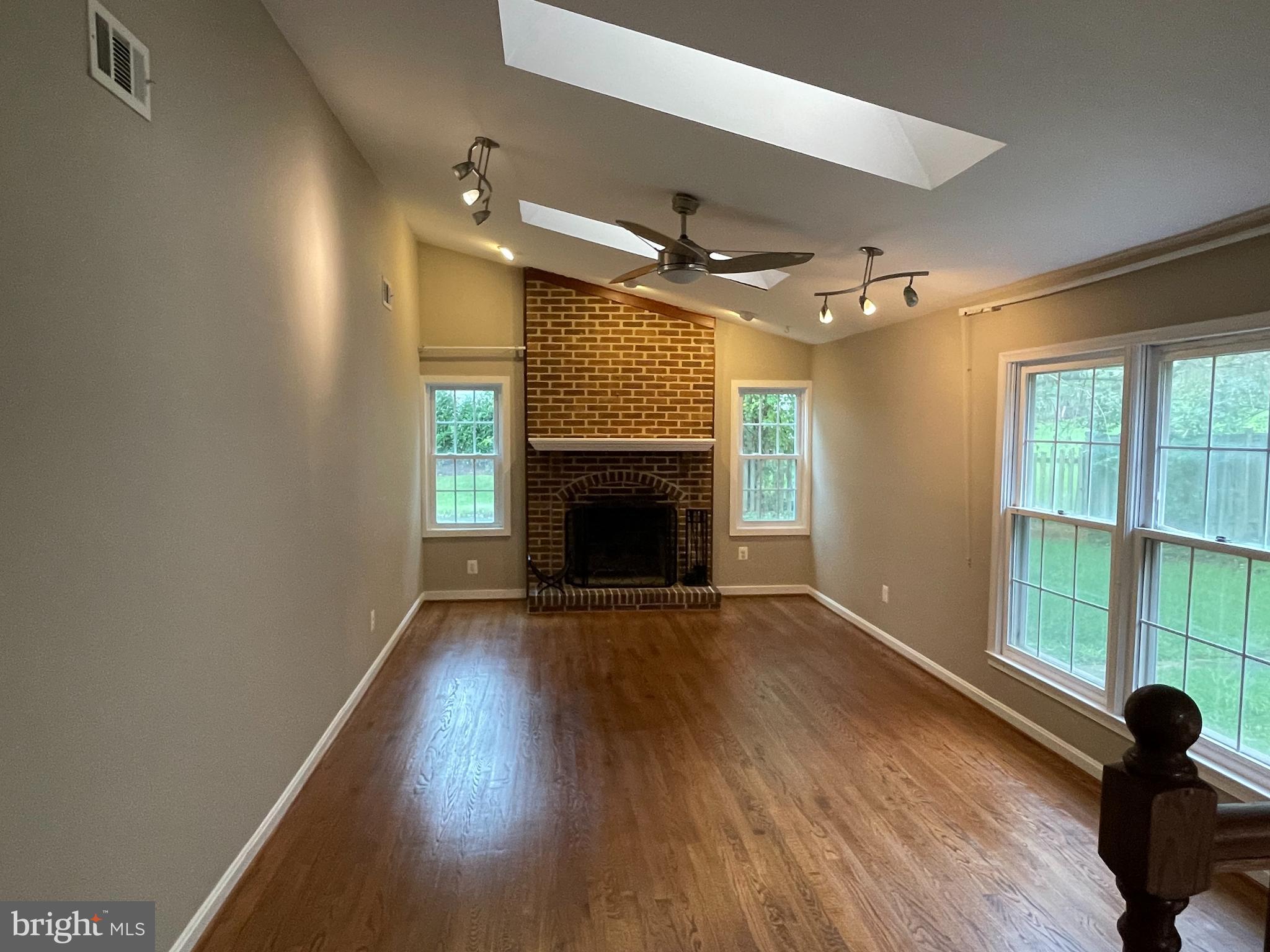 WOLFTRAP MEADOWS - Residential Lease