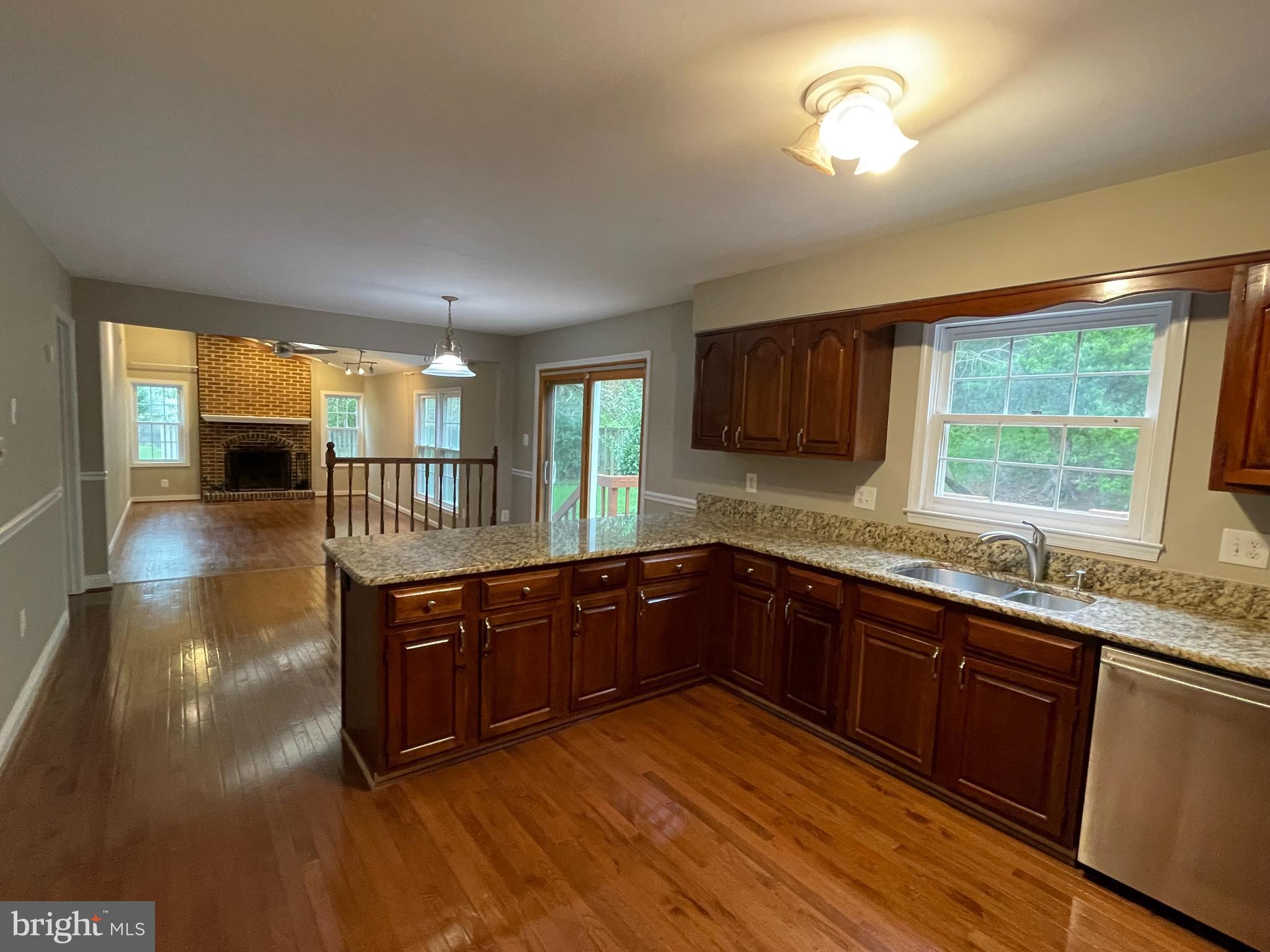 WOLFTRAP MEADOWS - Residential Lease