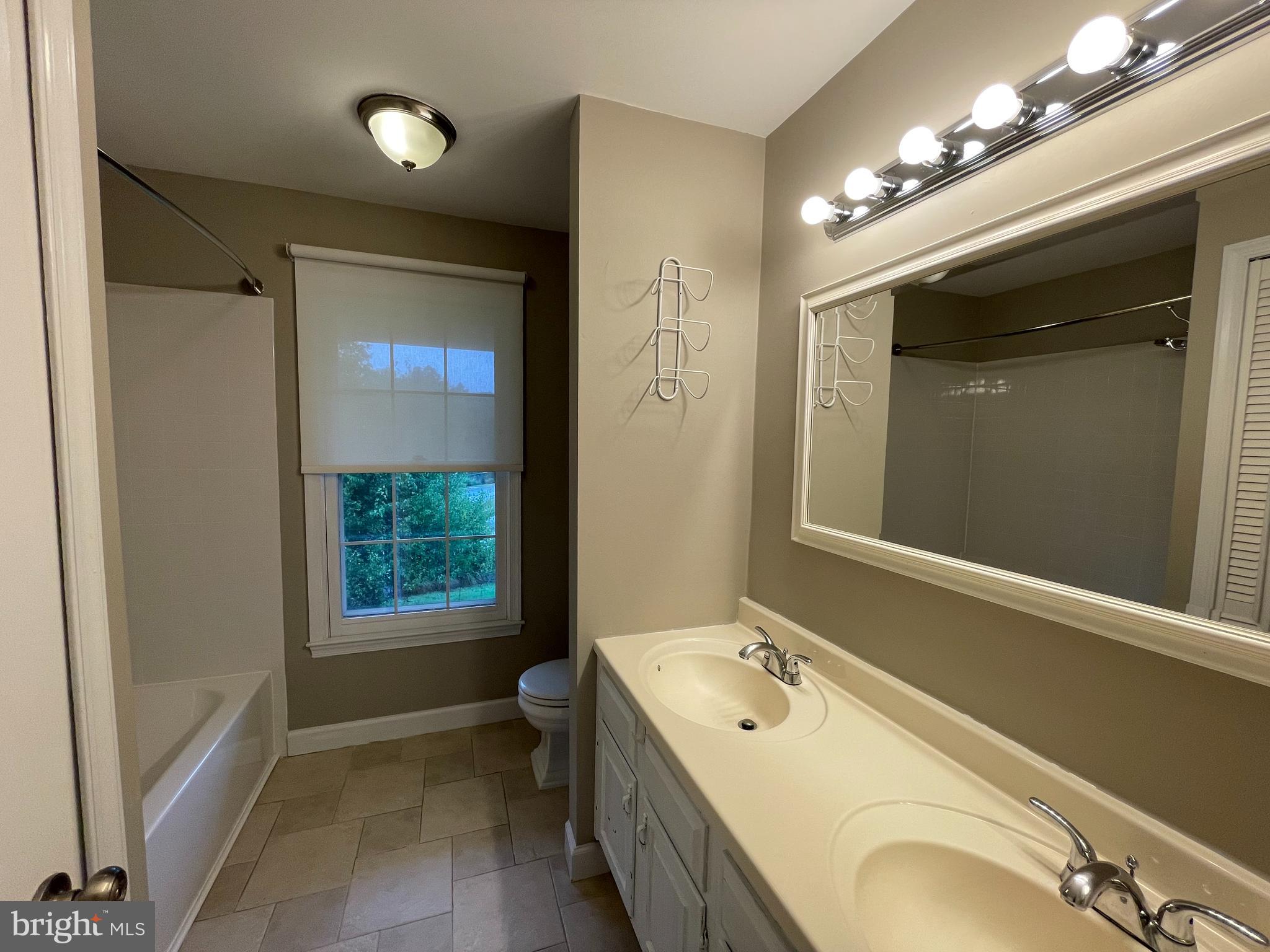 WOLFTRAP MEADOWS - Residential Lease