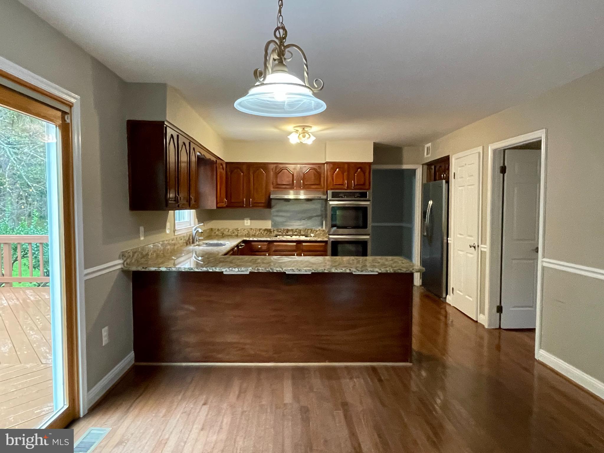 WOLFTRAP MEADOWS - Residential Lease